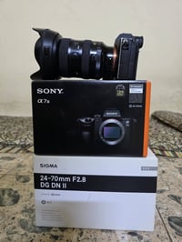 سوني A7 3 • نظيفة • تريد بعدسه