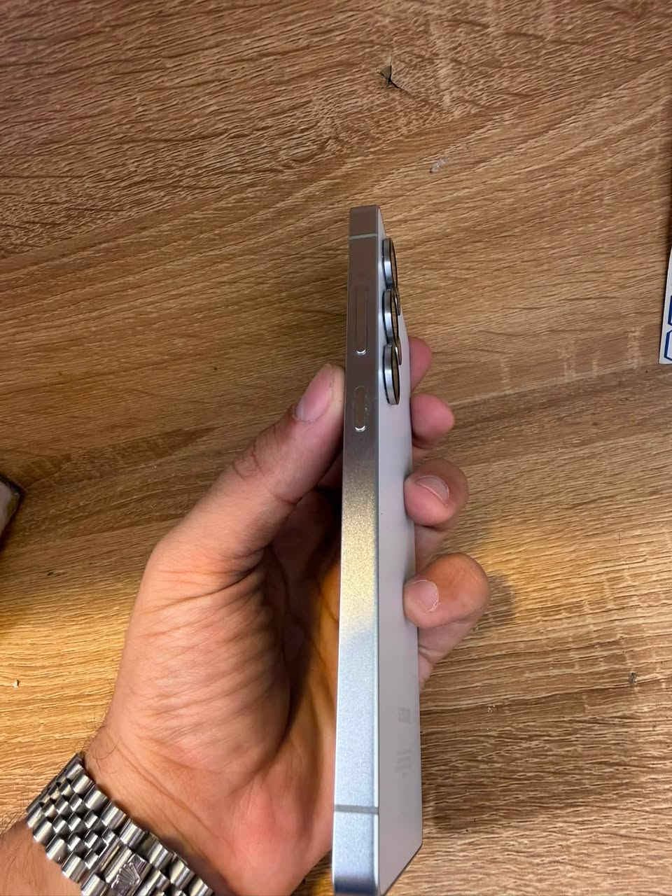 سامسونك S25 Ultra  الجهاز كلش نضيف وستعملل شخصي كامل ملحقات
استعمال كم يوم  فقط لون ابيض 

ذاكره 256 

بغداد المنصور 

***********
