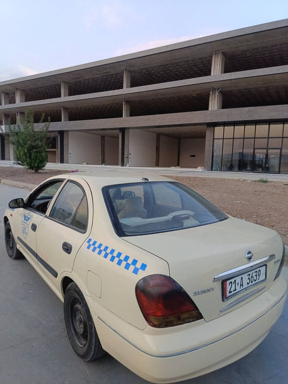 ٢٠٠٩سێ  پارچەی پێشی بۆیاخە    بێ ئێرباگ و ناوگرتن قرچێکی دوای هەیە گێڕو مەکینە بەشەرت سەنەوی بەناوی خۆۆمە  هەتا 
نزیکی ٢٠٣١ تازەیە. 
سلێمانی ***********
