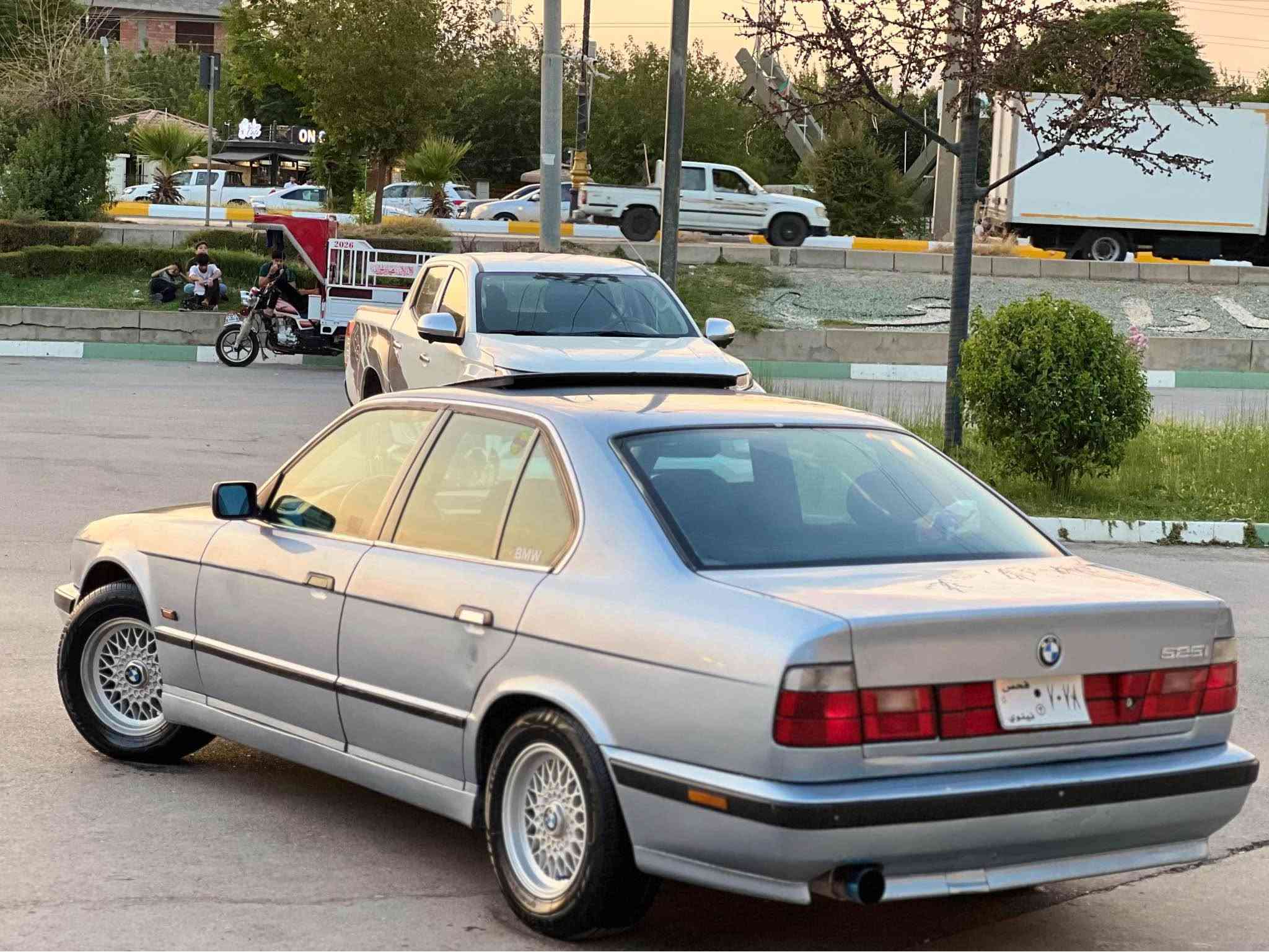 بەناوی خوای گەورە و میهرەبان  کامل زانیاری بخوێنەوە ئەوکات پەیوەندی بکە لەگەڵ ڕێزم 

شتی تایبەت و ڕاقی خوار هەموو بازاڕ 📦📦📦📦🩵!دەحامی بۆ دەحامی بەشەرت 

BMW 1991 قەپات مواسەفات 
 تۆماتیک  525i دەبڵ دیجیتاڵ سەقەڕ 
ئاڕم پلاستیک دهۆک و سەنەوی ئەسڵی و وەکالەی لەگەڵە 
ئاڕم بەشەرتی ئەوەلیات ١ ڕەقەمیشی غەڵەت نیە 

گێڕ تۆماتیک 🔥
سڵایت ABs 
تەبرید ❄️
٤ جام کارەبا 
ویل حەسیری ناو پاکەتی سفر 

بێ دەحم بێ لێدراو نووکە دەرزی دەحم بە گیانیەوە نیە 
داژبوول و بەرەدەرکای لۆک لۆکە 

مەکینەی بەشەرتی ١٠٠ فیتەر هەڵمی دەمیشی نەبێ 
گێڕ مەکینە ئەکسل تەقە و ڕەقە کارەبای موس بڕاوە کامل کامل بەشەرت 

٤ تایە و ویلی ناو پاکەتی 

کامل لایت زینۆ و ئاڵقە 
کامل گێچەکانی ئیش دەکا تەنانەت بەنزینیش 

هەتا بڵێی لێخوڕینی خۆش و تایبەتە 

لەخزمەتاندام شوێنم 🤍ڕانیەیە 🤍 قفڵ قفڵی ٣٧$ بۆ مەحامەلە تەلەفون مەکە خوار هەموو بازاڕە 

ژمارە موبایل ***********
ڤایبەر و وەتس ئەپی لەسەرە رانية, السليمانية
