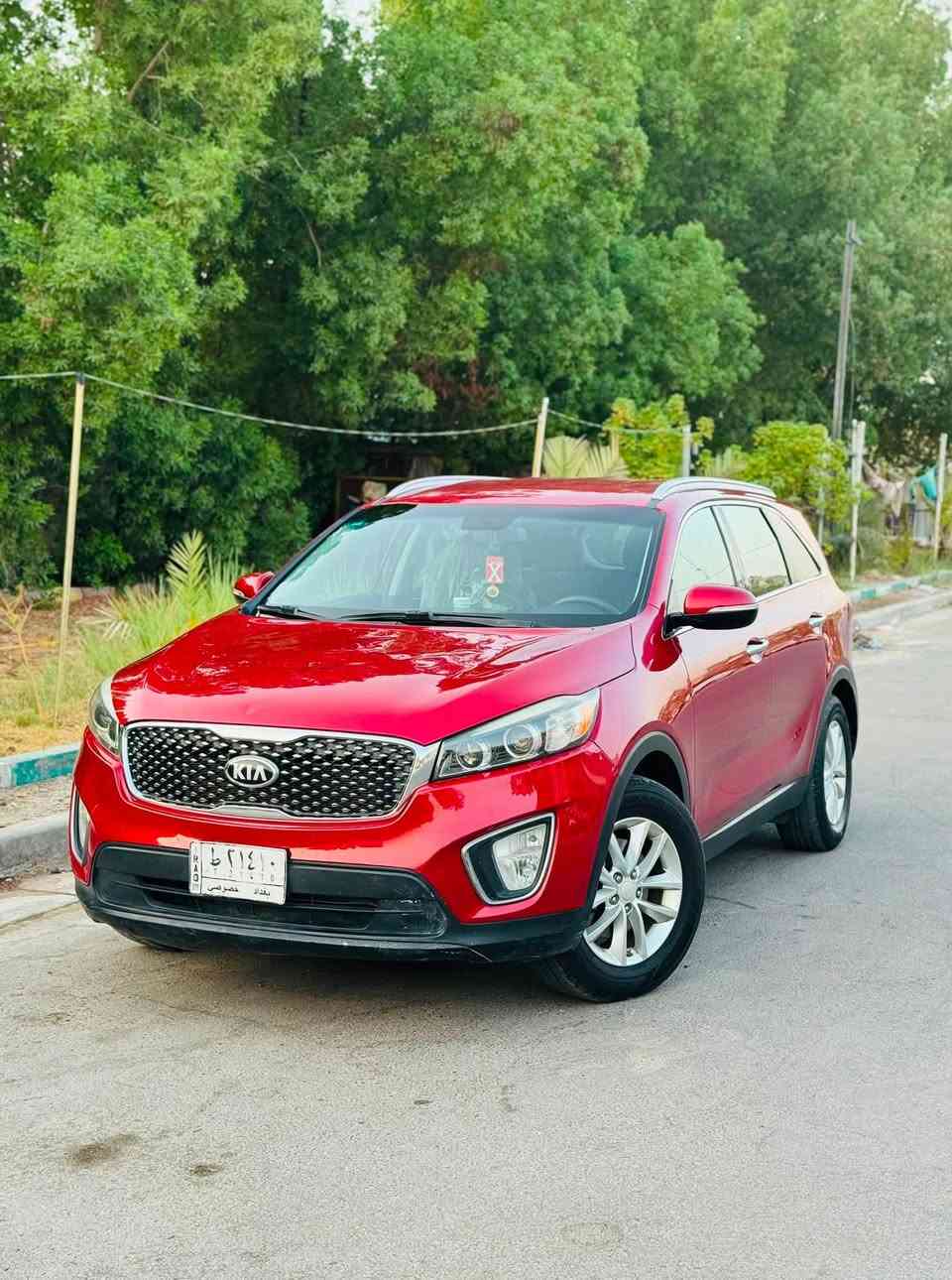 السلام عليكم .
للبيع — Kia Sorento 2016

🔹 الموديل: 2016 / وارد امريكي 

🔹 المحرك:  4v / 2.4 gdi، ماشية 80 الف فقط
المكينه نظيفه وبحاله ممتازه، لاتنقص ولا تبخر ولا بيها خمده

🔹 السعة: 5 راكب — مناسبة جداً للعائلة والاستخدام الشخصي

🔹 المكيف: قطعتين ثلج ❄️ (أمامي + وسط ) تبريد جاهز وفول

🔹 الغرفة الداخلية: تحكم ستيرن جهتين، 3 مودات قيادة، الغرفه نظيفه جداً ومحافظ عليها، استخدام شخصي فقط

🔹 الهيكل: السيارة حادثها بسيط جداً، التاير طاك وصاير طعجات بالبنيد وبارد بالكنر ع كد تلث اصابع، لا اكثر امانة الله السيارة ما بيها اي نقص او ملاحظات، السيارة بشكل عام نظيفة ومرتبه ونصبتها حلوة، مال جناي 

🛠️ الحالة العامة:
السيارة بحالة ممتازة، “تدگ سلف وتمشي” بدون ما تصرف عليها اي شي
صدر امامي خلفي بحالة ممتازة 

سونارها موجود 
وصور الحادث موجودة ان شاء الله

📍 الموقع: بغداد
💰 السعر: (١٥٨) — بيها مجال بسيط حگ الجيه فقط
📞 للتواصل والاستفسار: (***********)
