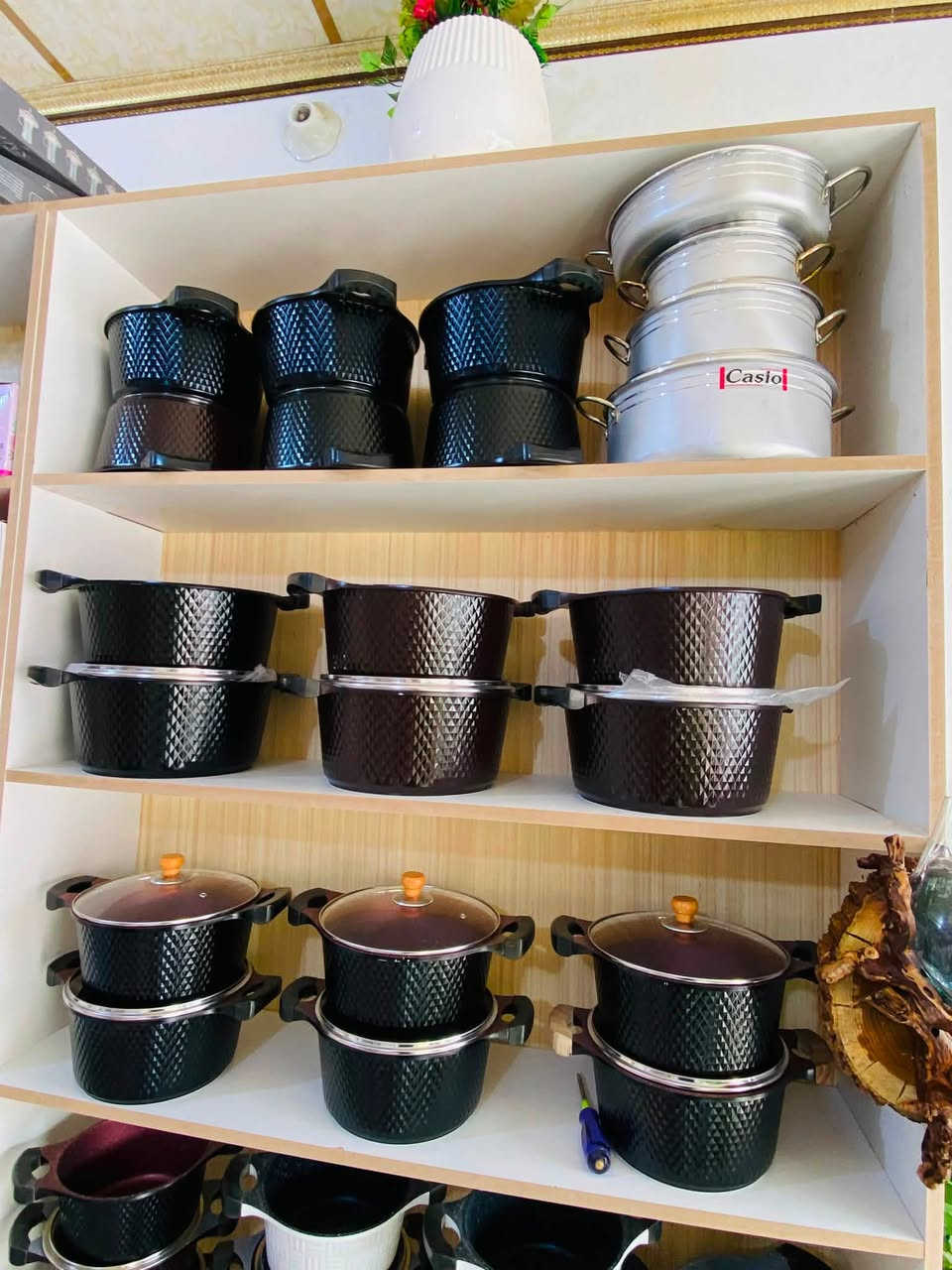 كلشي يخلي بيتك اجمل تلكاه عدنا
🏠 أواني وقدور ومستلزمات المطبخ

🍵 أطقم شاي وقهوة وتقديم

✨ مبخرات وديكورات منزلية فخمة

🌹 زهور وورود للزينة وتنسيق البيت

🎁 هدايا وأطقم مميزة لكل مناسبة

🪴 مستلزمات وقطع زينة بأشكال راقية

💥 تشكيلة متنوعة + أسعار مناسبة

🤍 اختاروا لمساتكم وخلو بيتكم أجمل

📍 العنوان: [حولي التحرير شارع جملة وجمعية عباس ]

📞 للطلب والاستفسار: [*********** واتساب]

توصيل جميع مناطق ديالى

✨ بيتك يستاهل الأجمل
