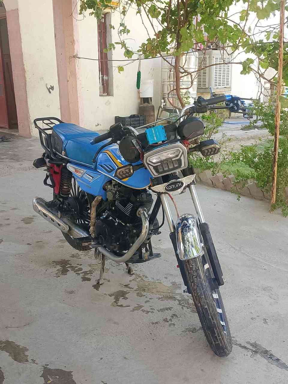 السلام عليكم دراجه سيفان موديل 25 محرك 200 شرط محرك شرط كهربائيات كل شيء شرط السعر 775 بمجال قليل مكاني بيجي متواجد رقم فقط *********** المشراي لا يتعبني ☺️
