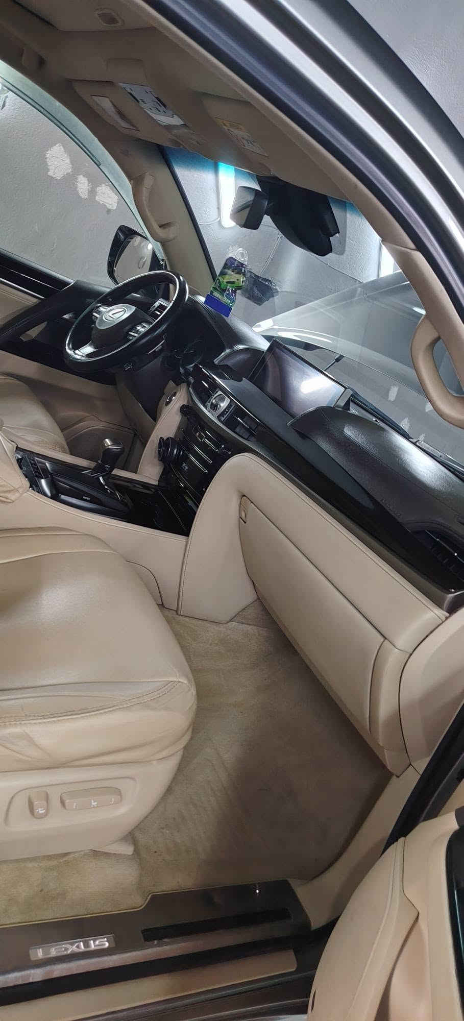 لكزس LX 570 • ٢٠١٦ • رقم بغداد