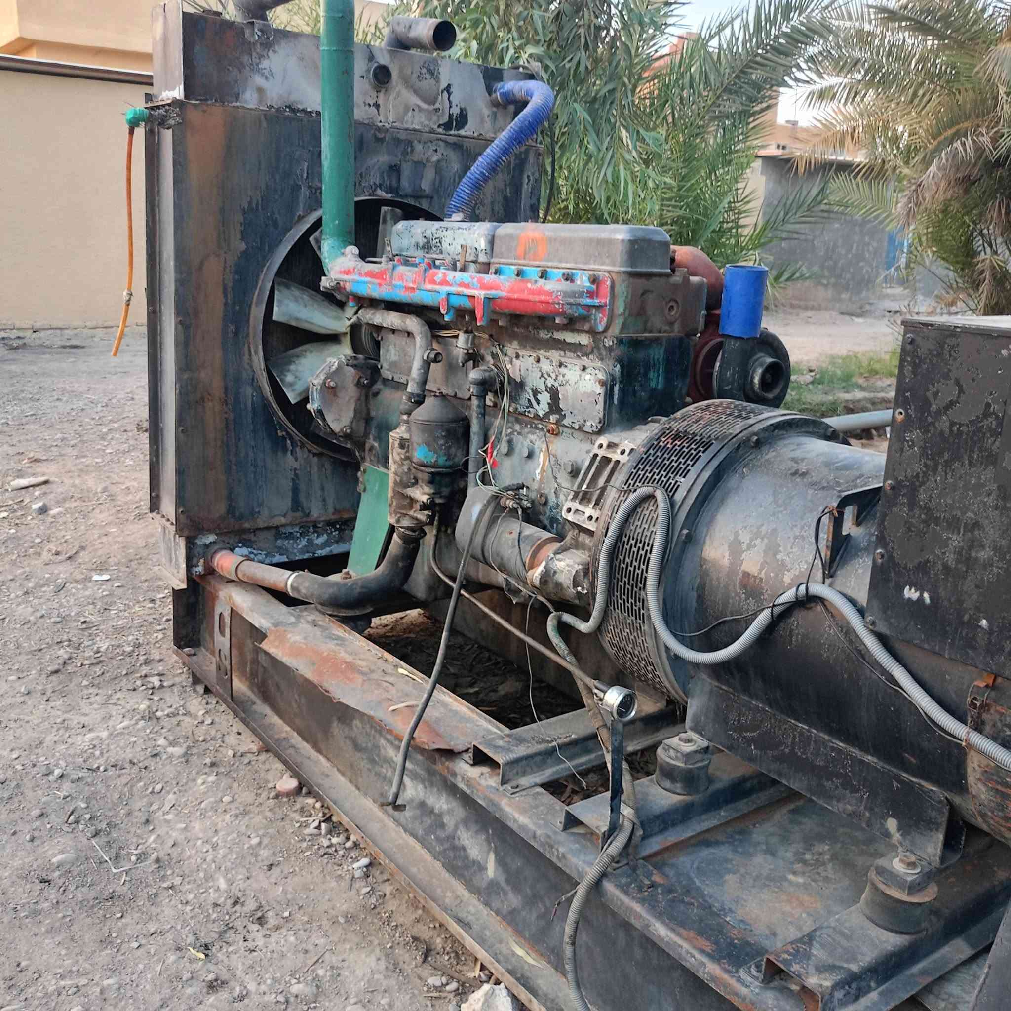 سكنيا 112 ونص مكينه حاويه جديده بيها خيط تبخير راس توليد 300 للبيع ***********      ***********
