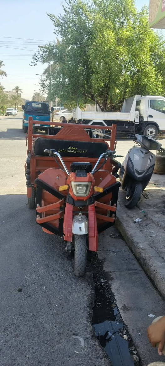 لموقع زيونه شارع الربيعي بضهر جامع الربيعي مخبز لسيد لسعر مليون وميه وبيه مجال موديل2025 بس لايت ما يشتغل مبدل بيه بطاريتين رقم الهاتف ***********
