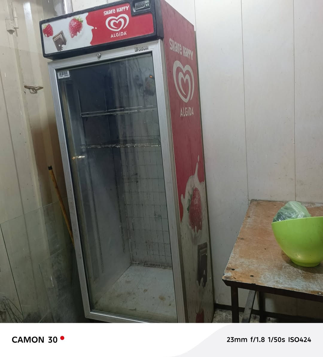 غراض مطعم للبيع بغداد مدينه الصدر سوق الكياره
***********
