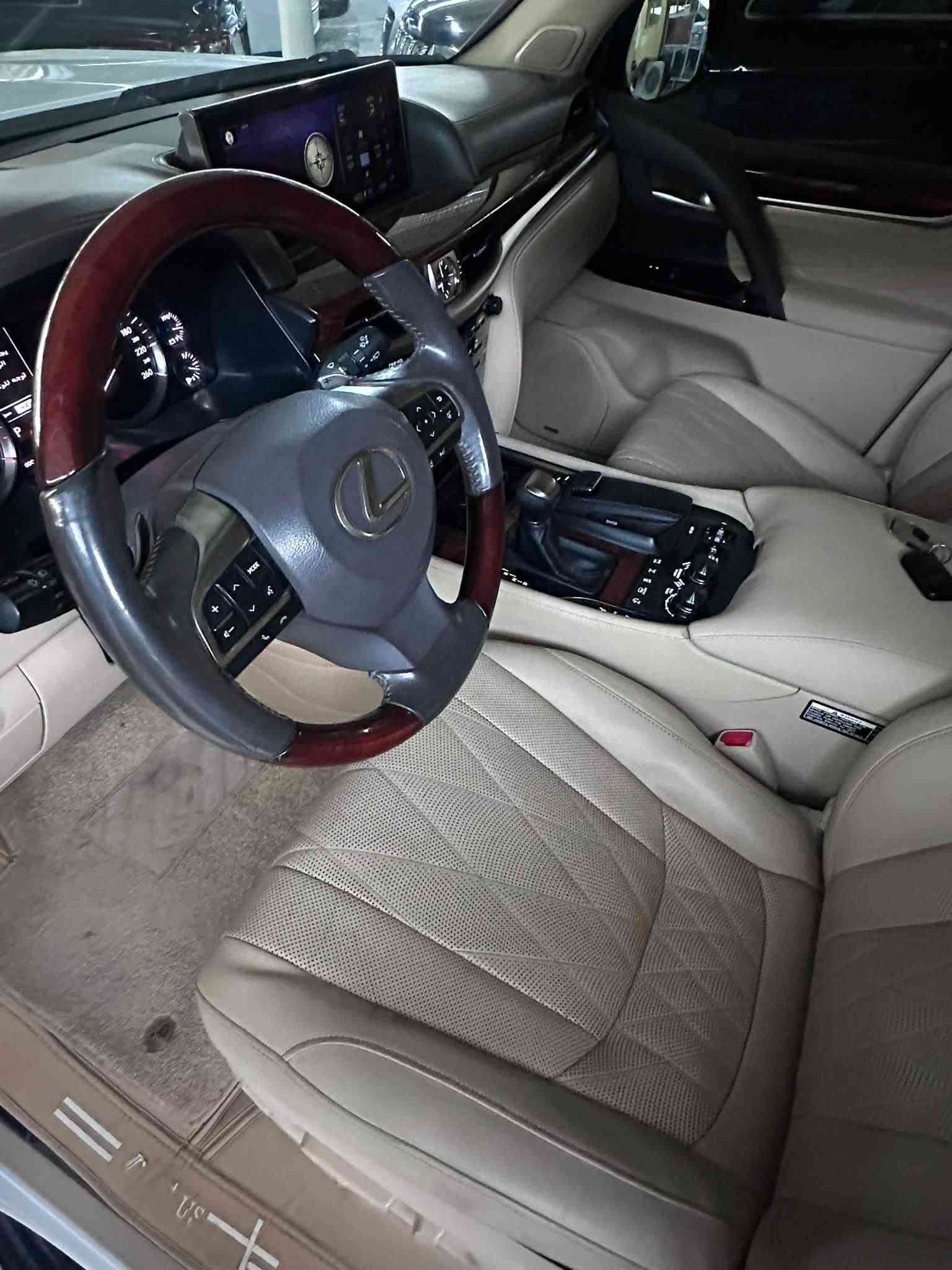 لكزز LEXUS     2020كورو     بلاك اديشن
كفالة عامة فقط مكان واحد بارد صغير كلش

السيارة جديدة كلش  ماشية 72 الف حقيقي شرط الفحص 
بسمي تحويل مباشر 
السعر 7 دفاتر وربع وبيها مجال 

مكان السيارة / الديوانية 
***********
