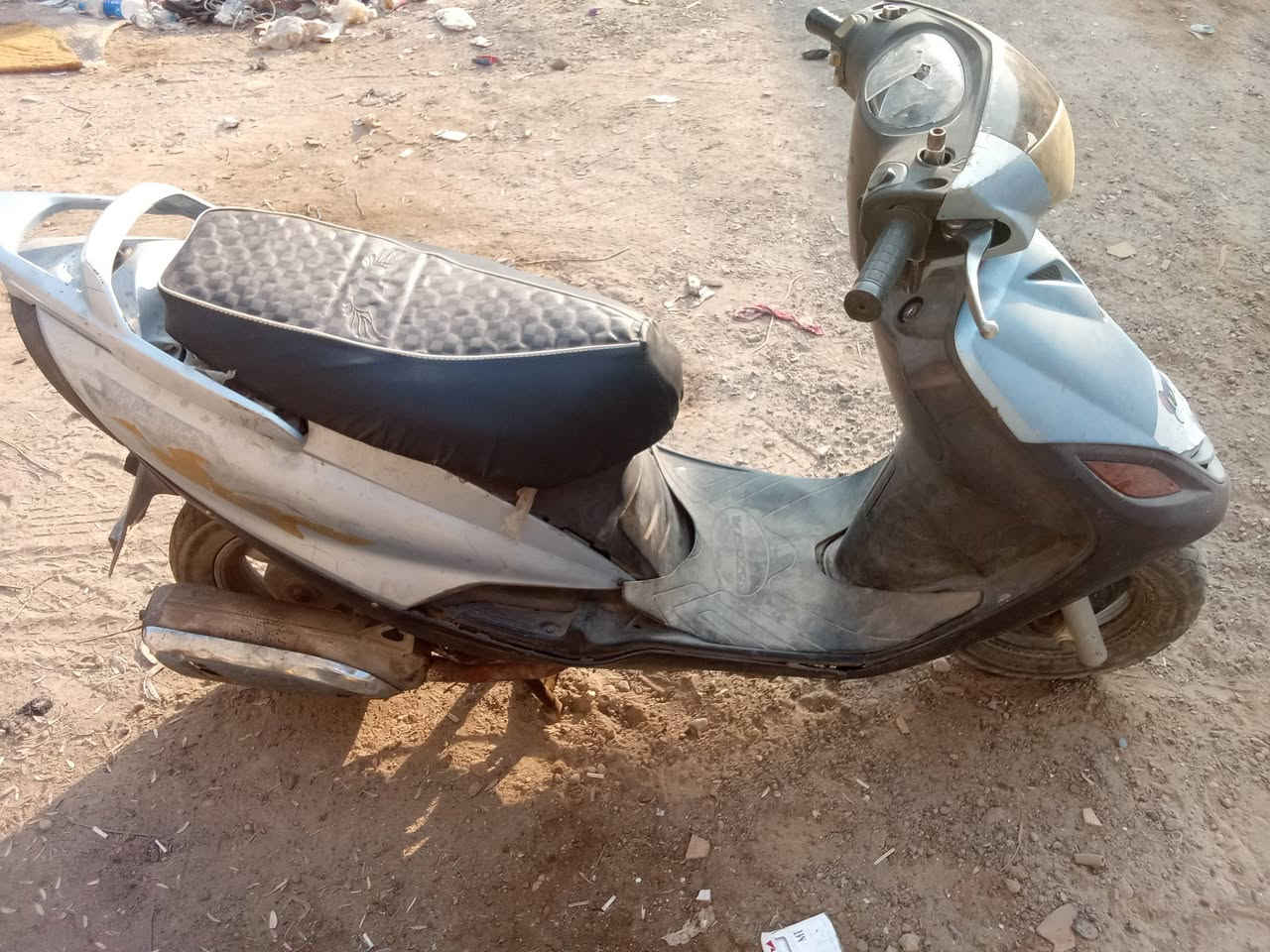 السلام عليك درجه ماكس نقصه بس باتري مكانك بياع شرطة الخامس 
اوراق درجه موجود رقم ***********سعر250بيه مجاله وسب
