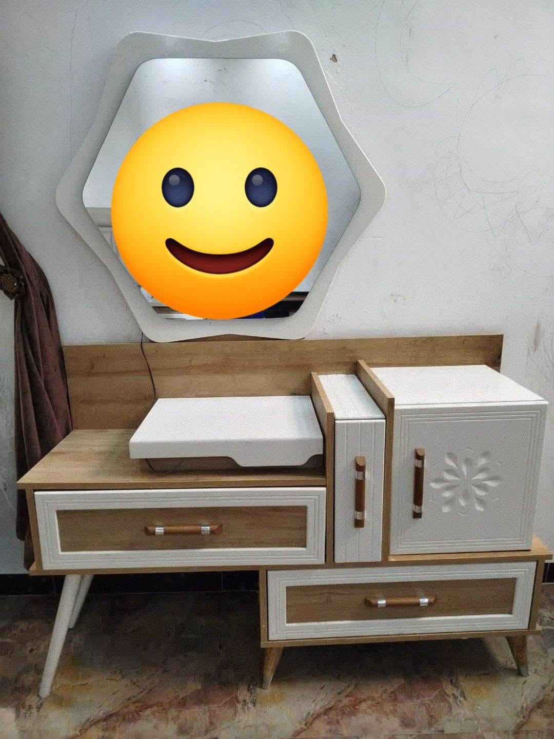 للبيع غرفة نوم نظافة جديد السعر 850 وبيها مجال
 للشراي أتصل وتدلل ***********
