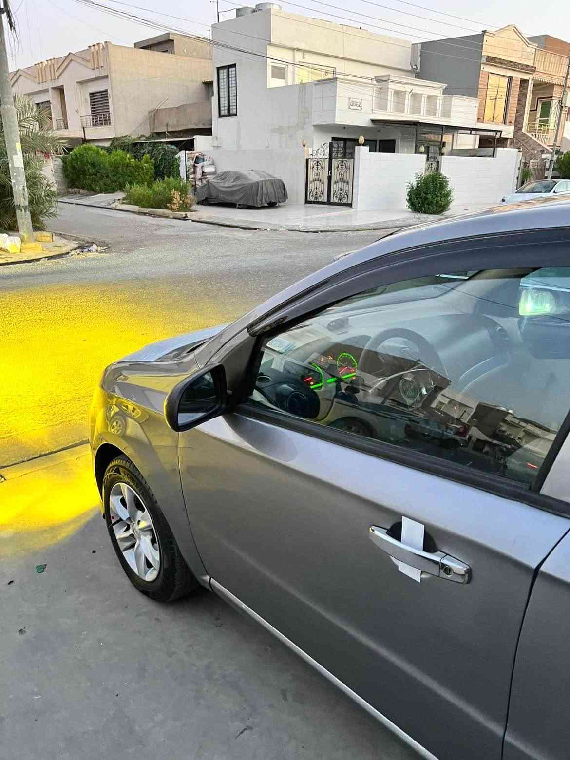بەناوی خودای گەورە شۆڤرلێت اڤیۆ ماشاءاللە لە ماڵەکە تامی یەک سفڕی دەدا سەیارەکە ١١ سالە لای خۆمانە سەیارەکە پینج پارچەی سبوغە باقیدی بەشەرتی ئەوەی برتە لای وەستای برێ سفڕە ماشاءاللە هەزار ماشاءاللە داوای ٥٥ وەرەقەو مەجالیلی برایانە دەکەین باقیدی گێر مەکینە تەحویل غرامە هەموی بەشەرت پێشو پشتی کەپسە موشتەری سەرمان میشینەو ببیە فەحسی *********** أربيل, العراق

