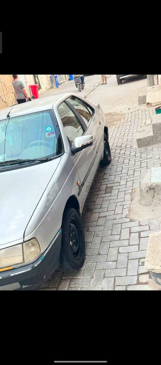 السلام عليكم
بيجو 405 GLX
2018 رقم بغداد انكليزي 
السياره جاهزه من كلشي 
لاضربه ولا صبغ ولا خياسات
مكاني بغداد الحريه السعر ٤٨ وبيها مجال 
*********** بي واتساب

