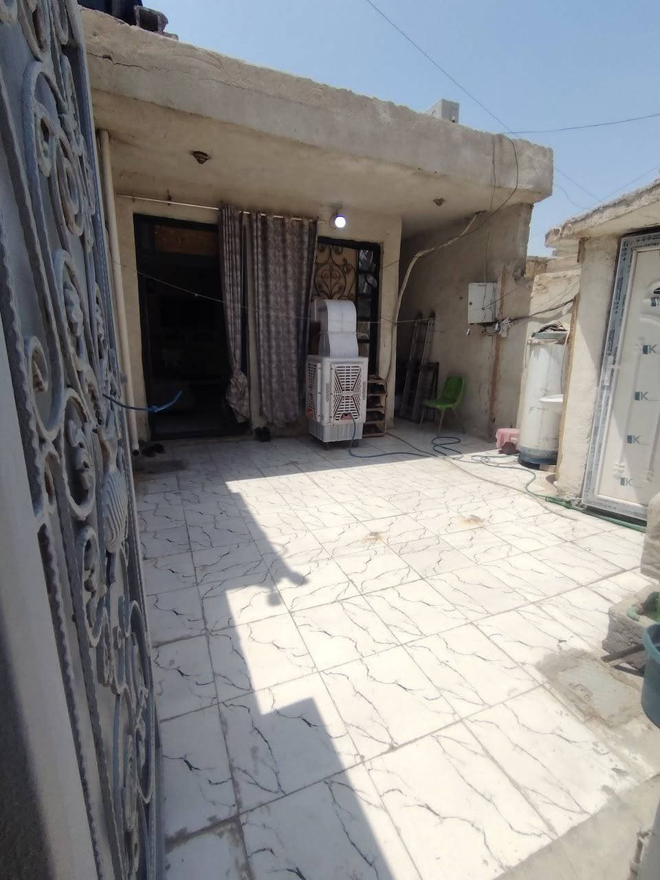 سلام عليكم بيت البيع مساحه 120متر طابق بيت طابو زراعي وكاله ام الصوره  جاهز مابي نقص مكانه زعفرانيه شارع كهرباء قرب صيدليه زينه علي رقم الهاتف ***********استفسار على رقم غير متواجد نت
