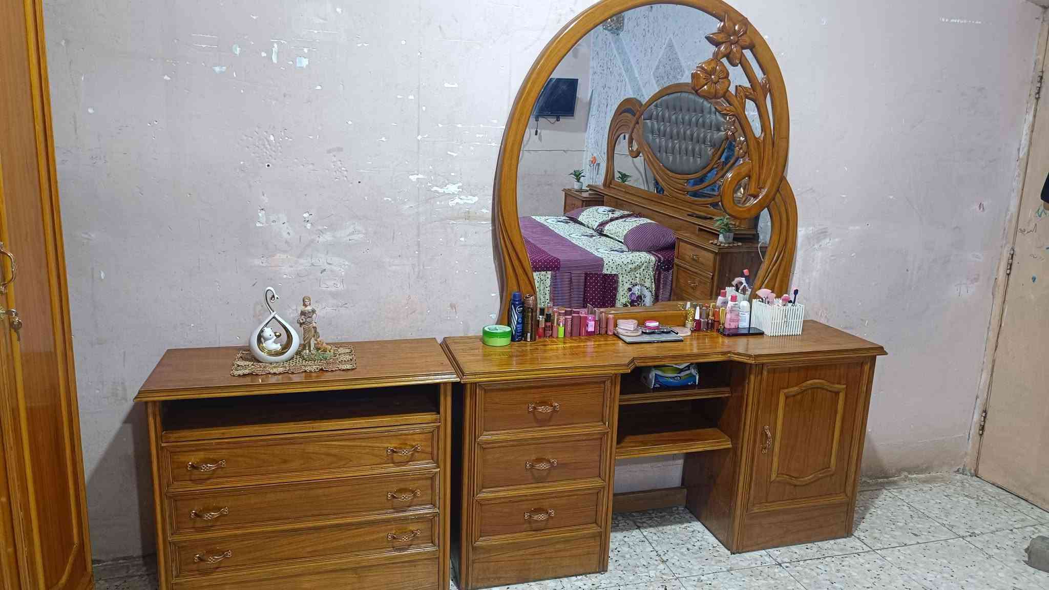 مكلفه بلنشر غرفه تسكام صاج داخل وخارج ام السته طابقين النوع الثقيل السعر مليون وبيه مجال قليل مكانه مشروع للاتصال ع الرقم ***********
