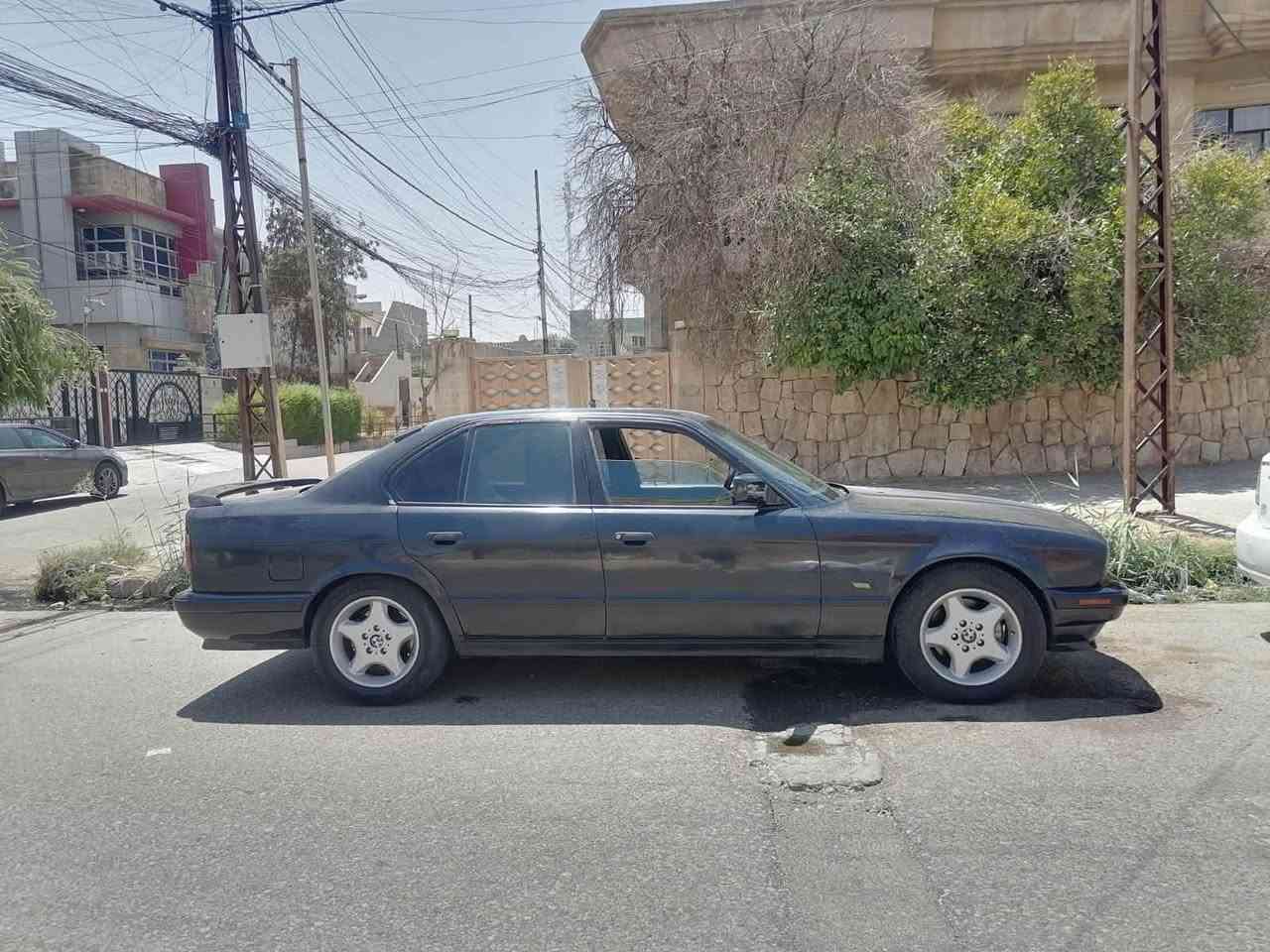 سلام عليكم BMW525فول سياره فول مواصفات رقم نينوى دولي بسمي كابون بانزين بيها كلها شرط بدون حادث صبغ جمالي مستعجل على البيع سعر 40ورقه وبيها مجال قليل 
*********** اتصال واتساب وخاص
