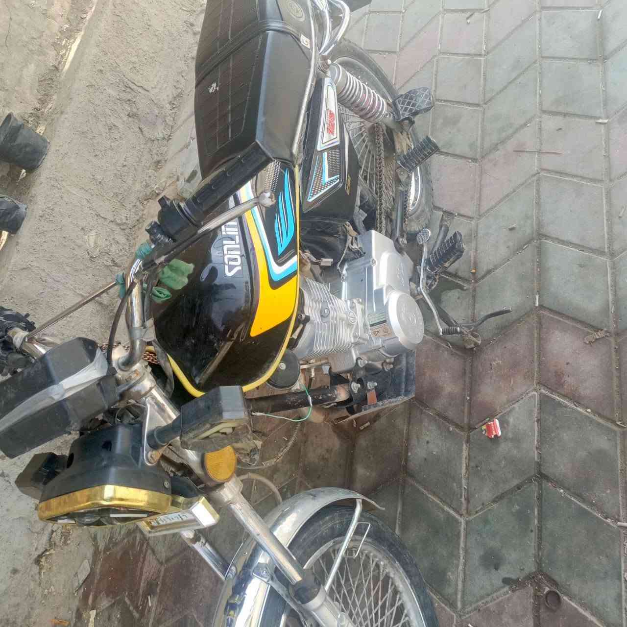 دراجه سونك للبيع ما مفتوحه بدل بس كلجات بيه دراجه نضيفه مثل ما تشوف بصوره وحلا من صوره المكان نعمانيه
وهاذه رقمي *********** اسعر 600 الف وبيه مجال
دراجه سونك للبيع ما مفتوحه بدل بس كلجات بيه دراجه نضيفه مثل ما تشوف بصوره وحلا من صوره المكان نعمانيه
