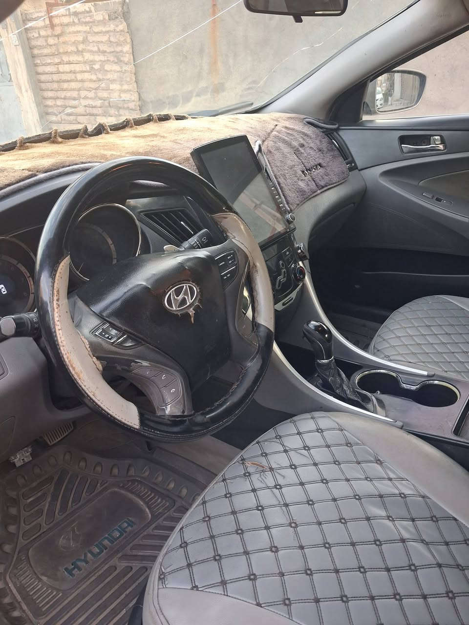 السلام عليكم للبيع سوناتا مضلع ٢٠١١ بغداد محرك ٢٤٠٠ gdi وارد أمريكي حادثها جاملغ الأيمن مبدل وبيه ٣ قطع صبغ بدون حادث وبيه جراد البنيد والقماره السياره جاهزه اي نقص مابيه سعره ٨٥ وبيه مجال رقمي ***********
