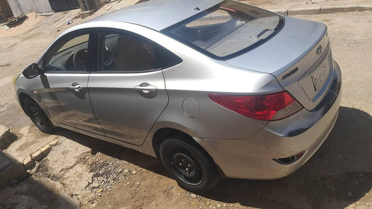 هونداي اكسنت للبيع موديل ٢٠١٣ خليجي حداديه طخم تايرات تبريد شغال السياره ضررها بنيد مبدل ومصبوغ مكينه ١٦٠٠ دبل قطره المكينه بيه خيط تبخير السياره بأسمي مكان السياره ميسان مركز المدينه بيه سونار مرفق ويه الصورالسعر ٧٧وبيه مجال ***********
