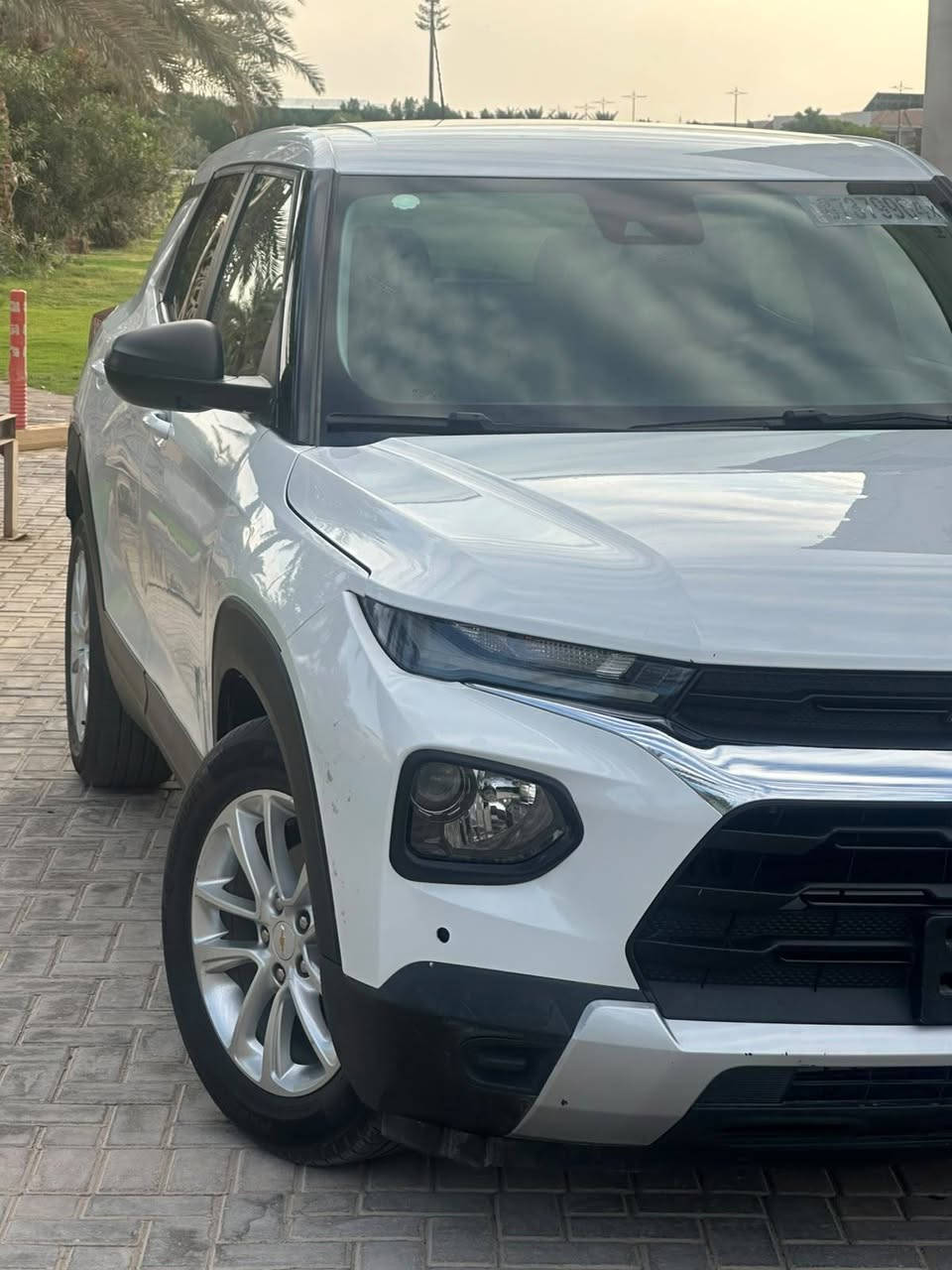 السلام عليكم  Chevrolet trailblazer LS
مستعجل عالبيع 
نوع سيارة : تريل بلايزر 
موديل : ٢٠٢٣ 
ماشية : فقط ٢٠ الف ميل 
مواصفات : ((باب بصمة - كشن مخملي  - كشن كهربائي -  - تبريد مركزي - بصمة - شاشة - كاميرا - تحديد سرعة -لايت ليد- رادار - تحديد مسار - سايد بريك كهرباء _ اوتو اطفاء _ تشغيل عن بعد _مثبت سرعة _ ))
حادث سيارة : جانبي والصور موجوده 

حجم محرك : ١.٣َ / ٣ سلندر توربو 
كير محرك بعدهن وكالة
السيارة بدون رقم '@ تترقم اي محافظة 
سعر : 105 ورقة وبيها مجال 
مكان كربلاء حي التعاون 

*********** للاتصال
