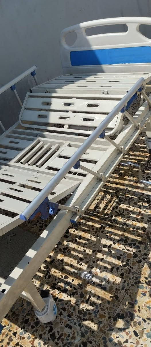للبيع سريرطبي بحالة جديده بسعر ٢٧٥ الف موجود بغداد ***********

