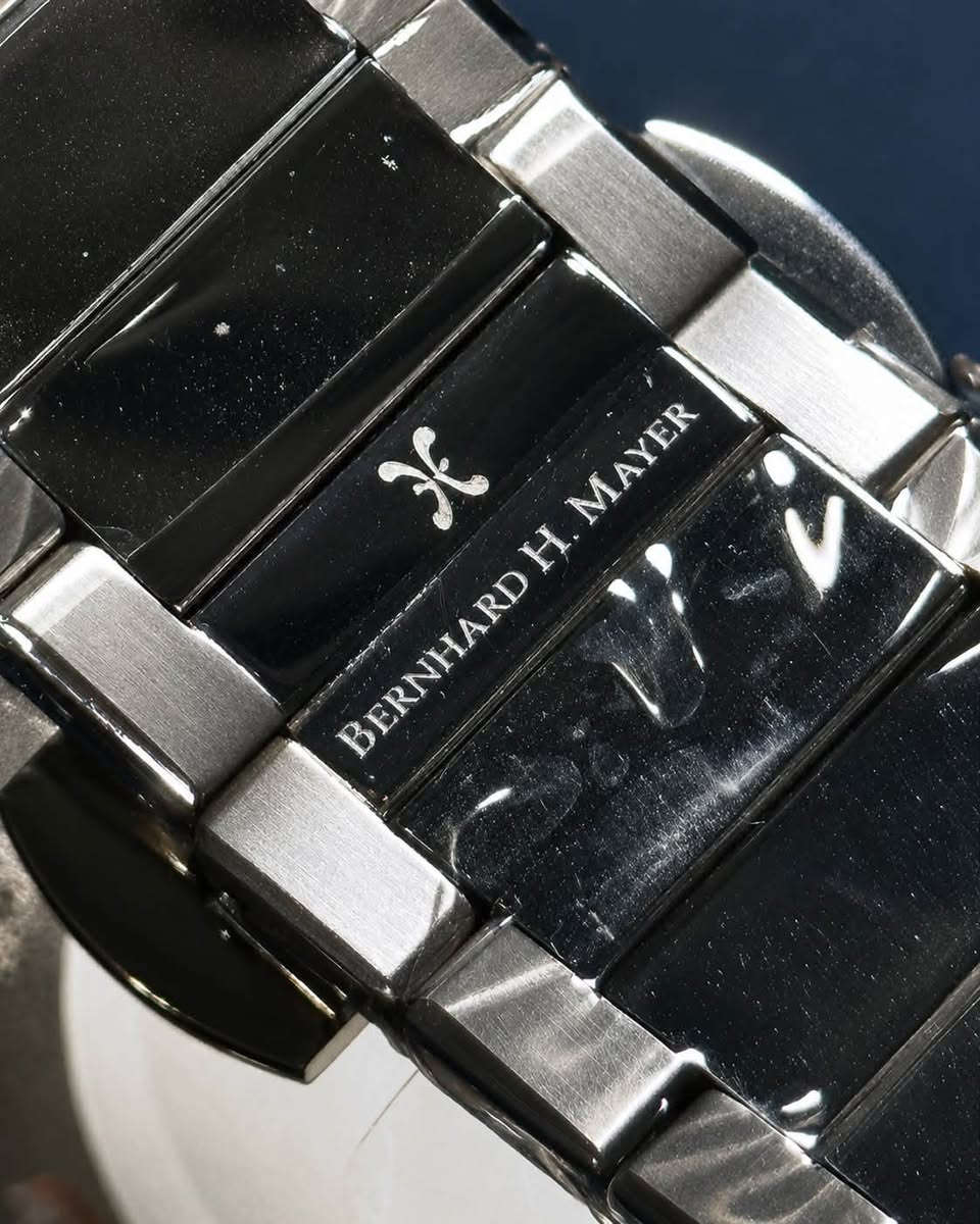 ⌚ ساعة Bernhard H. Mayer أصلية – OMNI Mint Stainless Steel

ساعة سويسرية أنيقة بقطر 36 ملم، مصنوعة من الستانلس ستيل، مقاومة للماء 5 ATM، وزجاج Sapphire Crystal. اللون أخضر نعناعي مميز، وحالتها جديدة وغير مستخدمة مع العلبة الأصلية والأوراق والضمان.

💰 سعرها في الوكالة 870 دولار

للتواصل مراسلتي على الخاص او واتساب 
***********
يوجد توصيل
