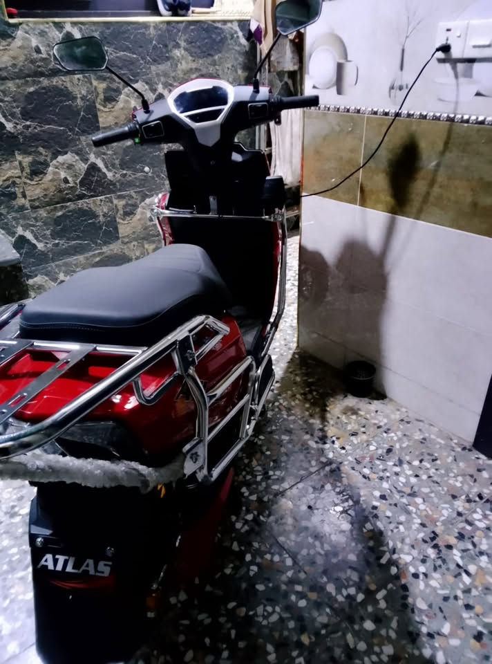 اطلس • جديدة • شهر ونص