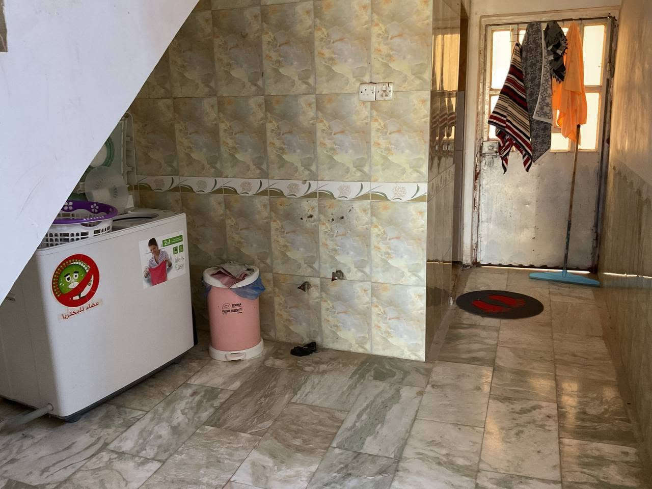 السلام عليكم 

بيت للبيع _ المشتل 
 

مساحه البيت  _150 متر 

موقع مميز _ على ساحه 

الطابق الاول _غرفه +صاله +مطبخ +استقبتل 

الطابق الثاني _غرفه +صاله +غرفتين وصحيات هيكل 

للاستفسار الاتصال على الرقم ***********

تابع الصفحة لتصلك جميع العروض

مستعدون لعرض وتسويق عقاراتكم ماعليكم سوئ أرسال التفاصيل علئ الخاص
