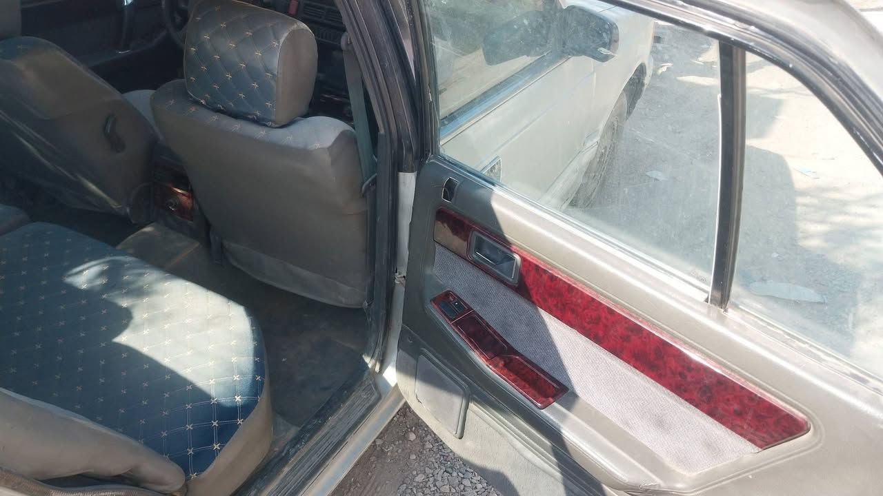 السلام عليكم
كيا بونتيشا موديل ٩٢ للبيع 
رقم ديالى المكان ديالى 
بطاين بوب جديدة 
مازدات+ دسكات + صدر امامي جديد
قواعد دبلات تحوير سوناتا 
سنتر لوك ريمونت عدد ٢
تخم تاير جديد / شاشة اندرو سماعات جدد
مكينة ٦ ونجي بحالة جيدة 
السيارة يحتاجلهة تعمير 
ييهة جراد بيهة نواقص
السعر ١٦ ورقة 
سنوية ساقطة 
تحويل مضمون 
هاتف واتساب ***********
