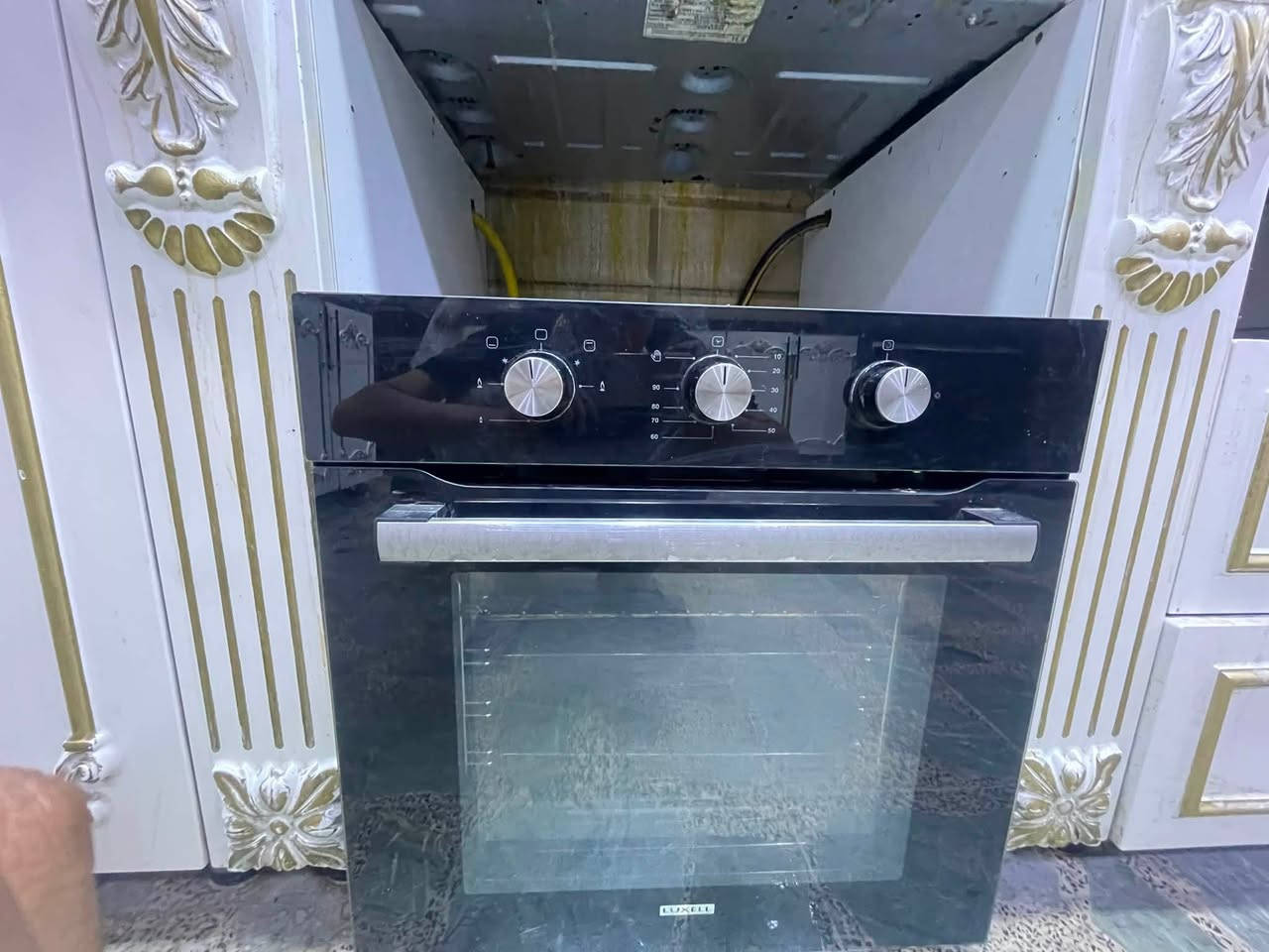 طباخ و فرن جديدات استعمال خفيف السعر 350 و بي مجال المكان الزعفرانيه الرقم ل تواصل ***********
