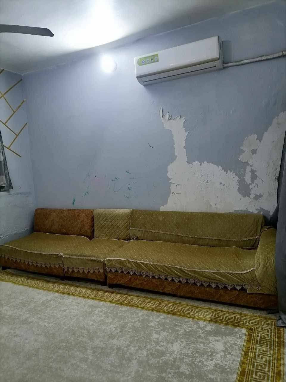 السلام عليكم
عندي مشتمل ركن مربع بطشاش شارع القاضي مقابيل مدرس الازكياء مبني 3طوابق الاول كامل غرفة نوم وصاله ومطبخ وحمام وهول والثاني والثالث هيكل وستاره وشتايكر وسطح الصغير بورسلين الطابق الثاني بي غرفة نوم كبيره وهول وحمام والثالث غرفتين نوم وسطح الصغير شارعة 10 مقابله ساحه خضراء من جهتين سعره 140 وبيه مجال
