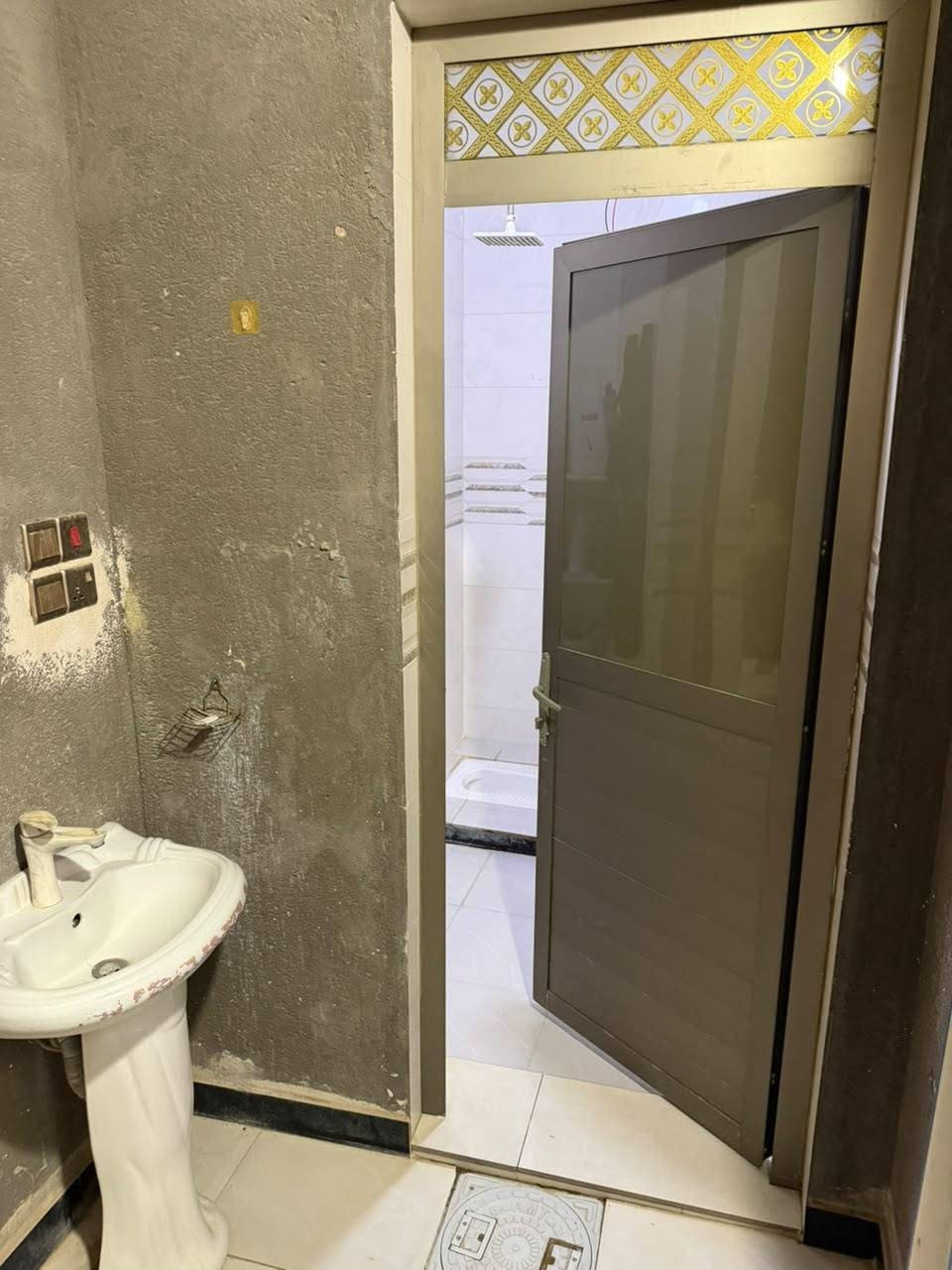 خنيطله حي المهندسين • ٢٠٠م • ركن على شارعين
