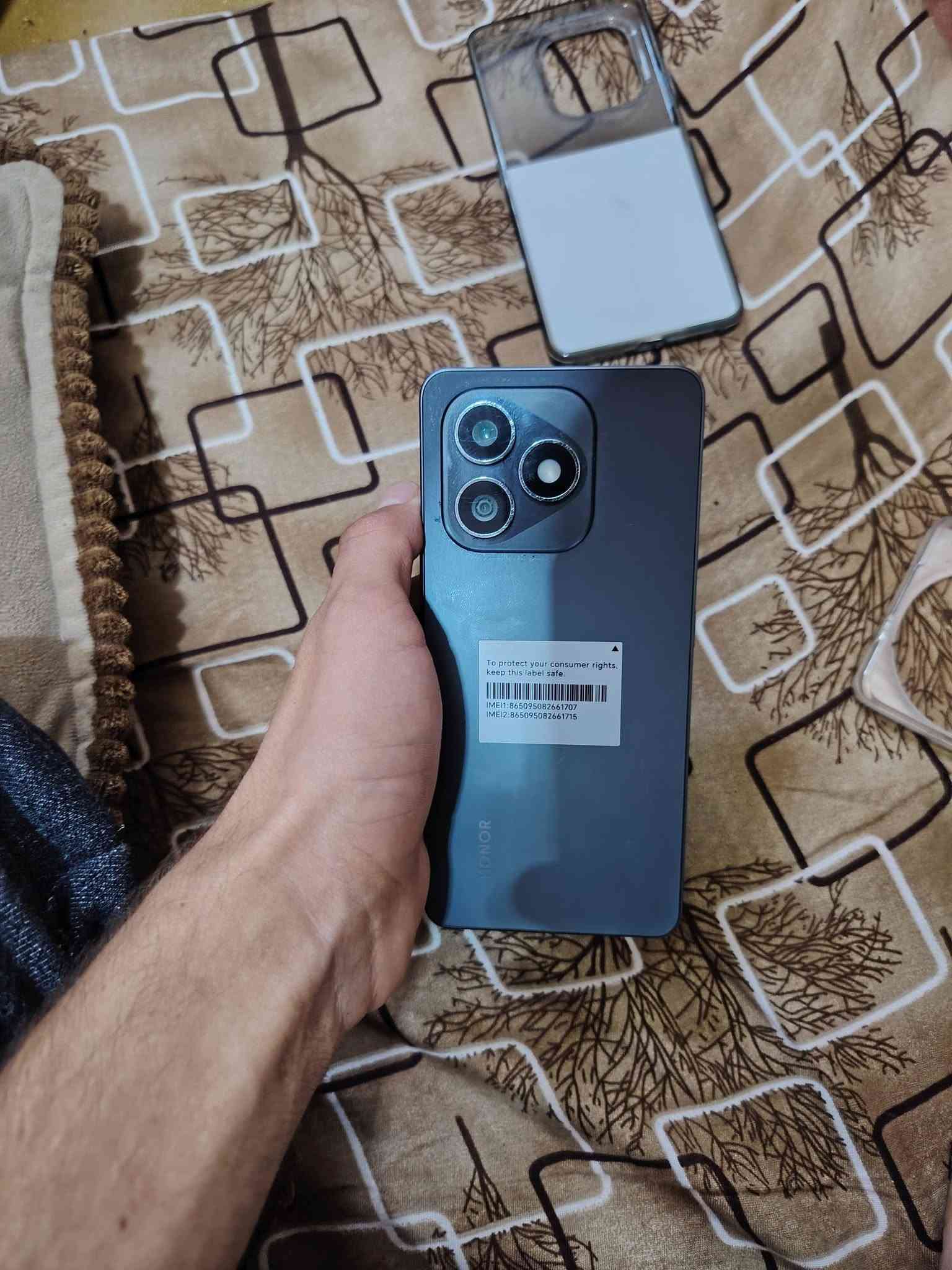 سلام عليكم موبايل انفنكس ذاكره 256 جهاز مصتعمل ٣ أشهر اغرضو كامل موجود سعر 350 بي مجال مكاني حي بكر قرب جامع بديع
