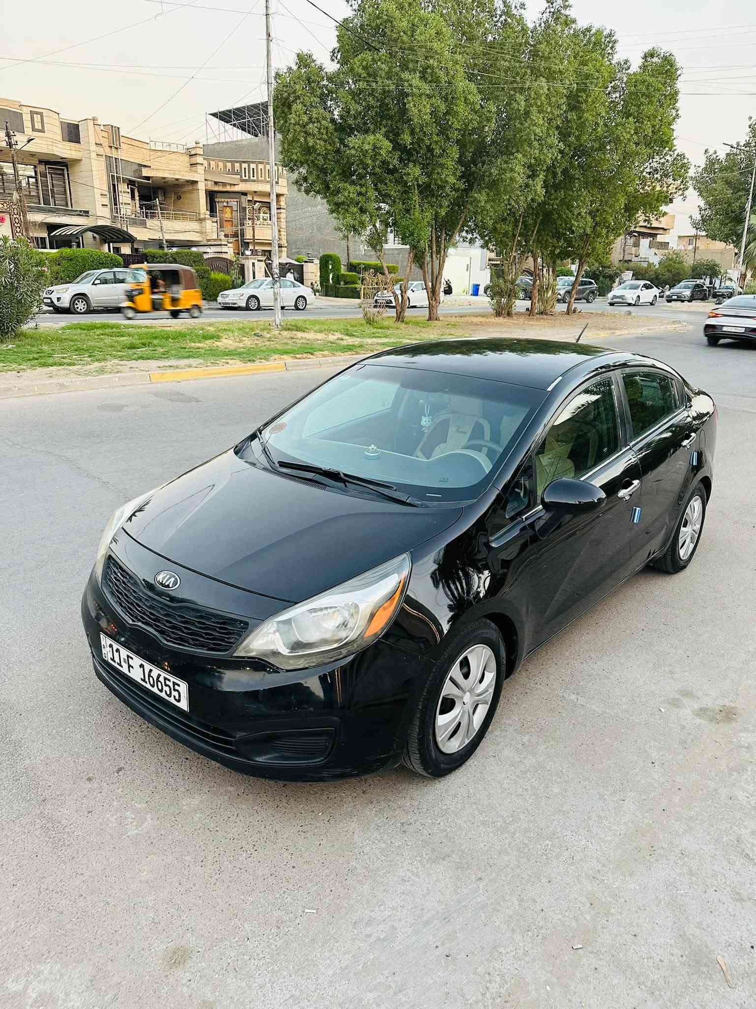 للبيع كيا ريوو 2014 
رقم بغداد الجديد 
هزه جديده سنويه جديده بأسمي 
محرك 1600
كير AT
تخم تاير جديد تبريد ممتاز 
تحكمات ستيرن جهتين 
داخل بيجي واسود ودوشمه كشنات
ماشيه 80 
سياره كلش كلش جديده 
كتلوكات الشركه بيه
مبولشه بالجديد
طخته من امريكا بابتين اليسره فقط
السعر 85 ورقه 
مكاني الغزاليه 
***********
