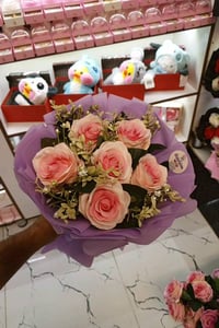 هدية عيد ميلاد 🤍 بوكي ورد صناعي شبه طبيعي حجم مميز 🤍 مع كارت عبارة مجا...