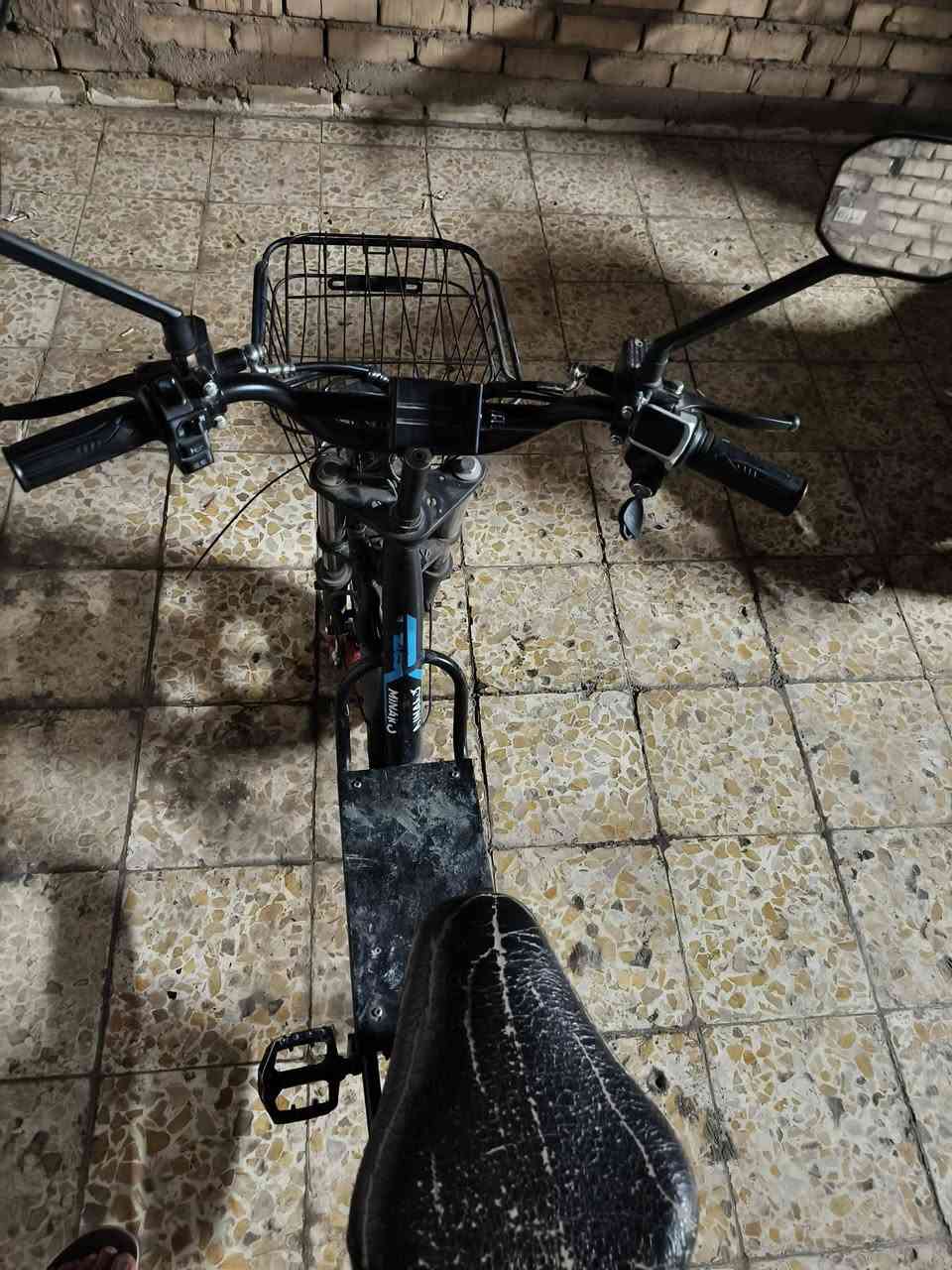 ⚡ تعمل بالكهرباء 60فولت /24امبير
🔋 بطارية ليثيوم قابلة للإزالة +
🛞 إطارات عريضة
🛑 فرامل ديسك
🪑 مقعدين: أمامي وخلفي
💨 تعليق خلفي
🧺 سلة أمامية
🔑 نظام تشغيل وتحكم بالمقود
💡 مجهزة للقيادة الليلية
🖤 اللون: أسود
السعر: 600 ألف
المكان:بغداد الكسرة
التواصل: ***********
