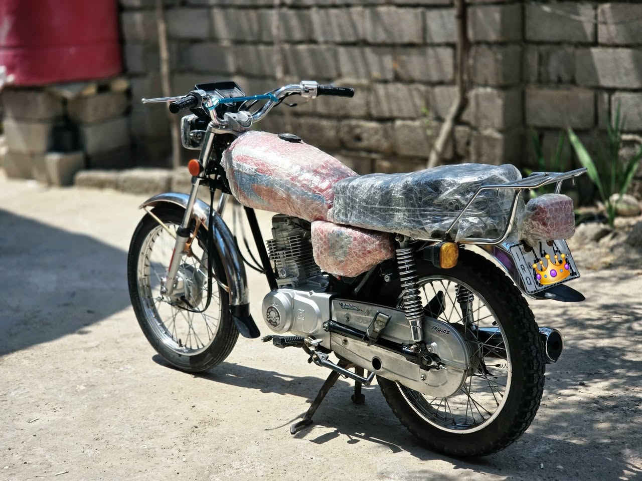 دراجة ناما ايراني شلامجة رقم وسنوية مع اللوحات بصرة انكليزي موديل 22 🏍️ 
طالعة بـ23 دراجة جديدة. 🆕✨
اللون احمر بالكامل ❤️🔴
السعر مليون و750 💵
العنوان: البصرة شط العرب 📍🗺️
للاتصال: 
*********** 📲
٠٧٨٣٨٠٤٦٢٠َ٣ 📲 البصرة, العراق

