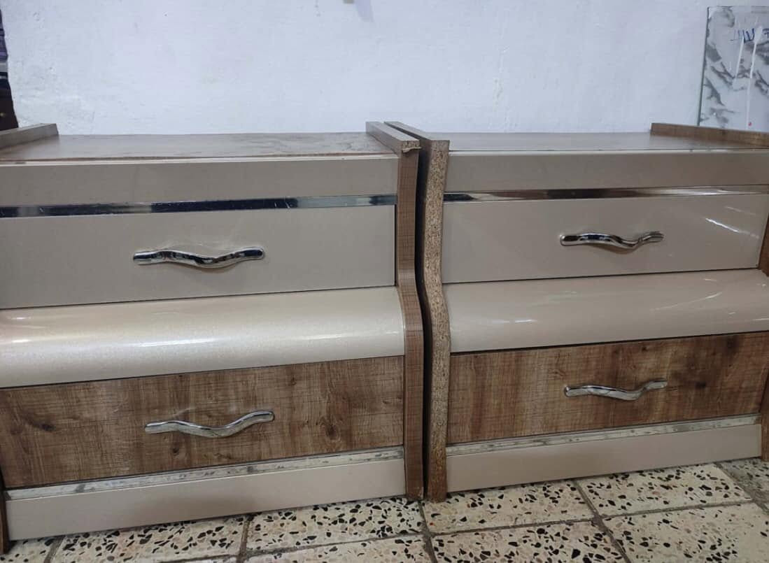السلام عليكم عارضة للبيع سعر ٢٠ والكومديات اثنينهن ١٥ مكاني بغداد الطوبجي للاستفسار ***********
