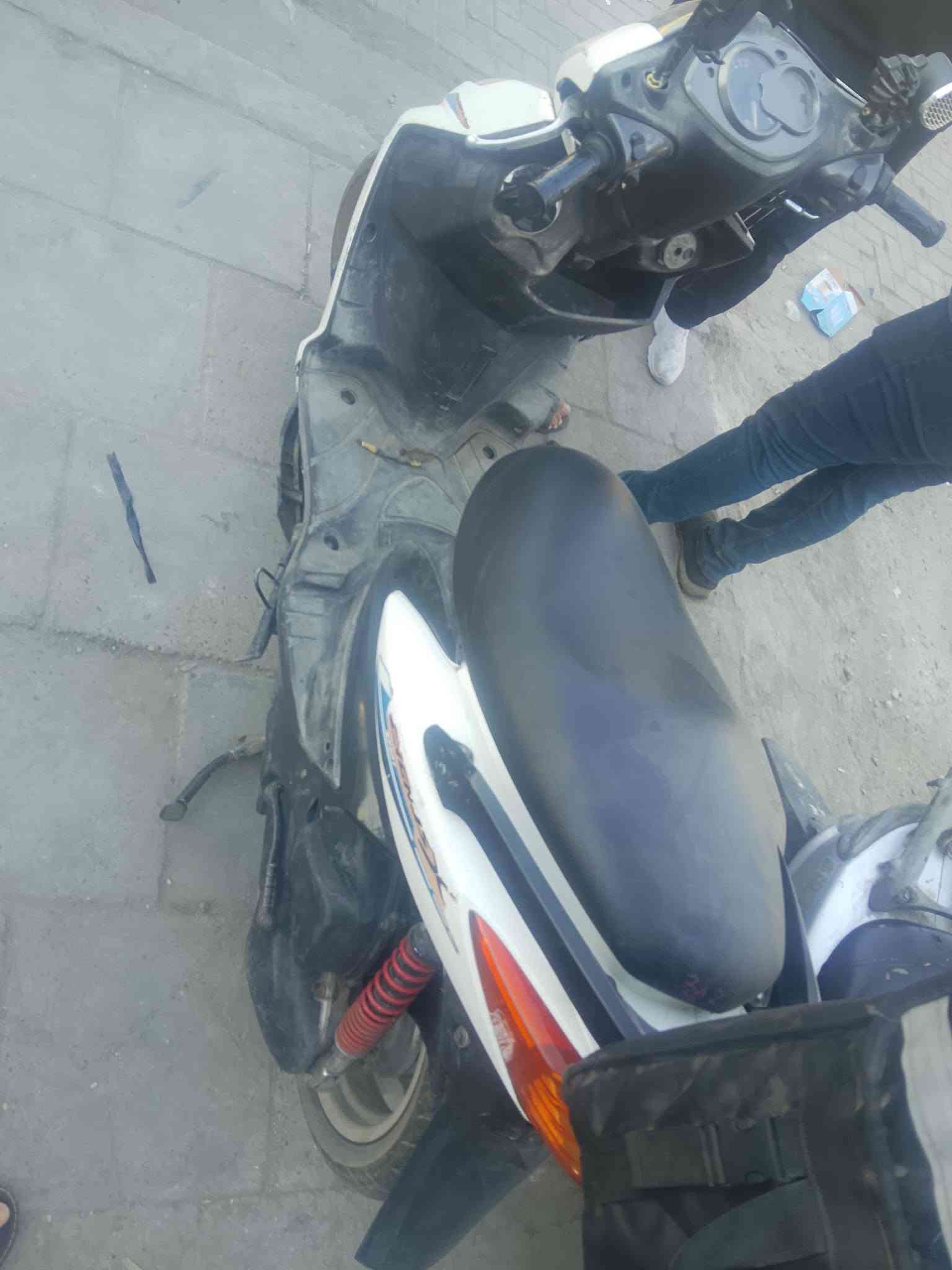 السلام عليكم
دراجة سكنس فحل 
مكينه نضيفة 
اي عطل مابيه فقط سلف تشغيل هندر شغالة من اول مره 
السعر 750وبيه مجال 
العنوان شهداء البياع 
الاستفسار /***********
