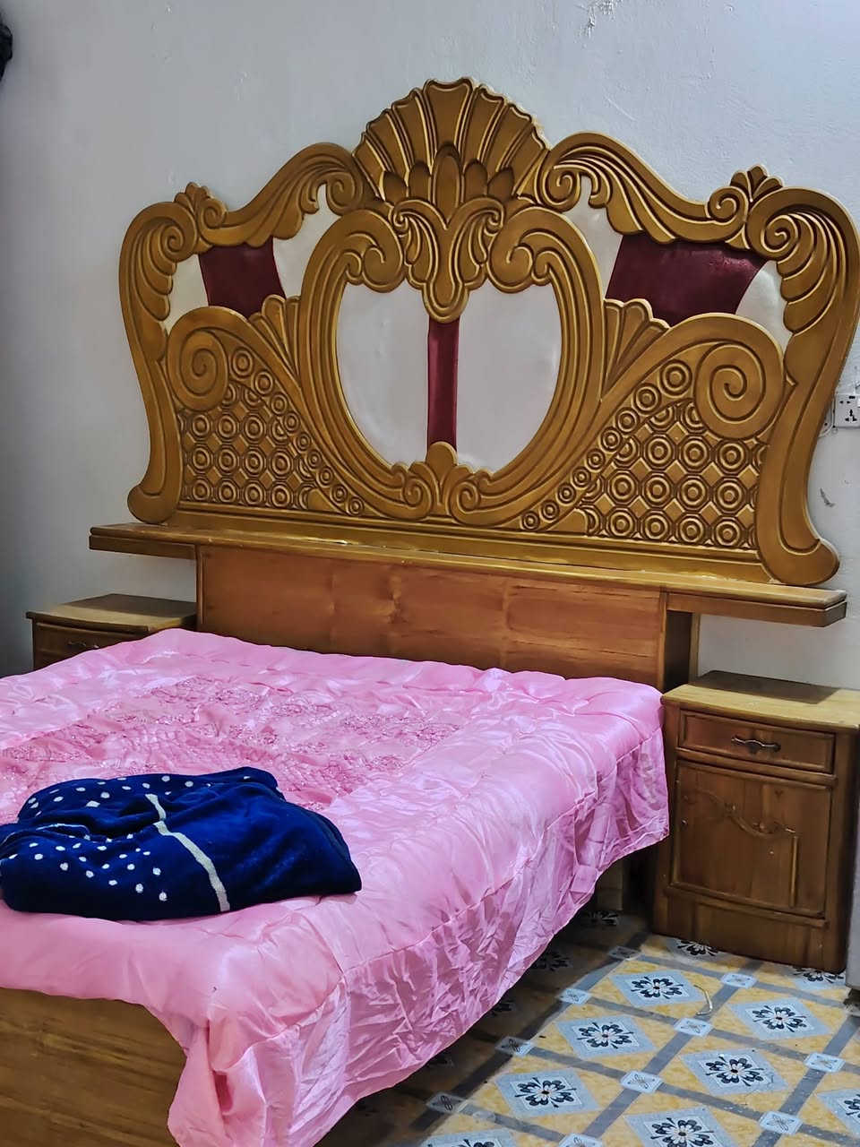 غرفة • زاوية • للبيع