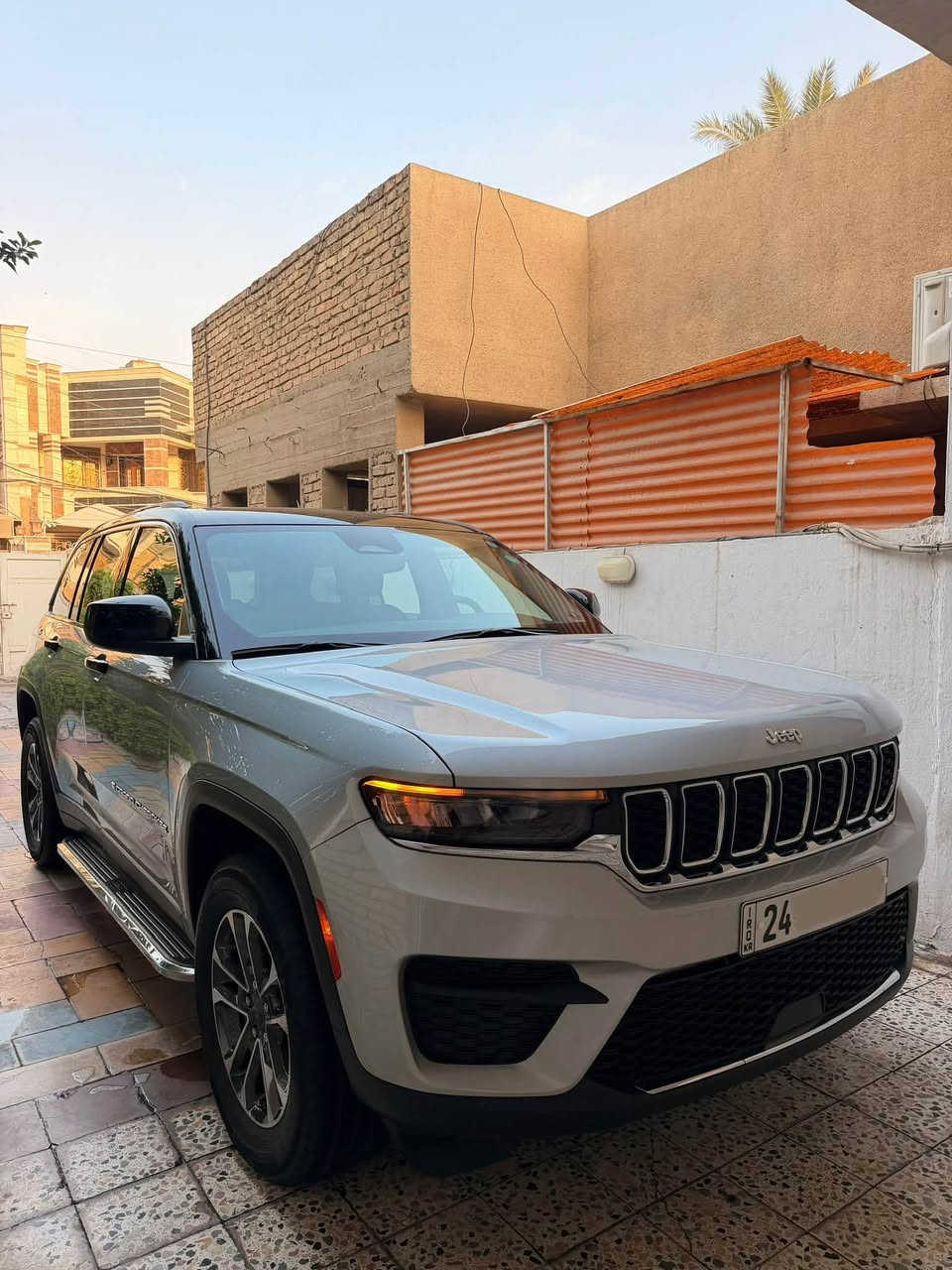 كراند شيروكي لاريدو • ٢٠٢٣ • رقم دهوك