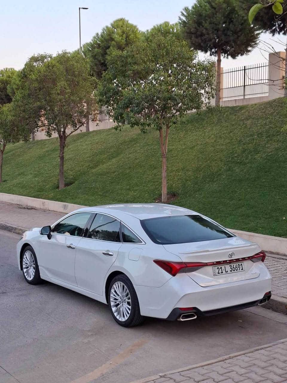افالون XLE • ٢٠٢٢ • وارد امريكي