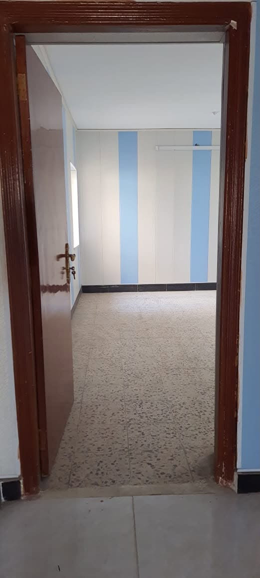 شقة للإيجار في الدورة - شارع جمعية خير
المساحة: 65 متر مربع (طابق أول). على شارع تجاري التفاصيل: غرفتين كبار + صالة أوبن بلان واسعة + حمام.
الاستخدام: تصلح عيادة طبية مشتركة، مختبر، مكتب تجاري، أو سكن.
الاتصال: *********** (يوسف العزاوي)
