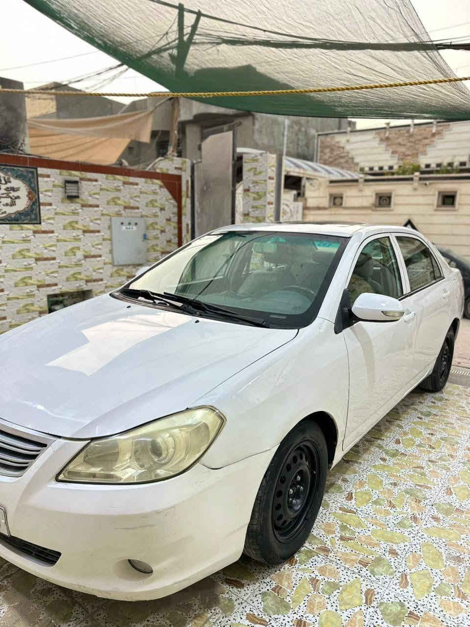 السلام عليكم BYD موديل ٢٠١٢ رقم بابل الجديد 
السيارة بيها الكير يبوش اتوماتيك واريد ابيعها على وضعها 
مواصفات السيارة بدون ضربة بيها بارد باب الراكب وخشم الجاملغ جهة السايق كهربائيات كامله
شاشة  فتحتة سقف 
كامرة 
حساسات شغالة 
تحكم بالمري 
لايت عالي زنون 
اشاير بالمري 
محرك ١٨٠٠ اقتصادية بصرف البنزين 
صاحبها يريد عقد مروري مباشر 
سعرها    ٤٢   وبيها مجال 
ادامة كاملة من دهن 
ماء زيتي الاصلي 
سيارة ناعمة بالمشي تجي وتفحص 
*********** الاتصال على هذا الرقم
ملاحظة اني موظف فقط عصرا الي يريدها ويتدلل

