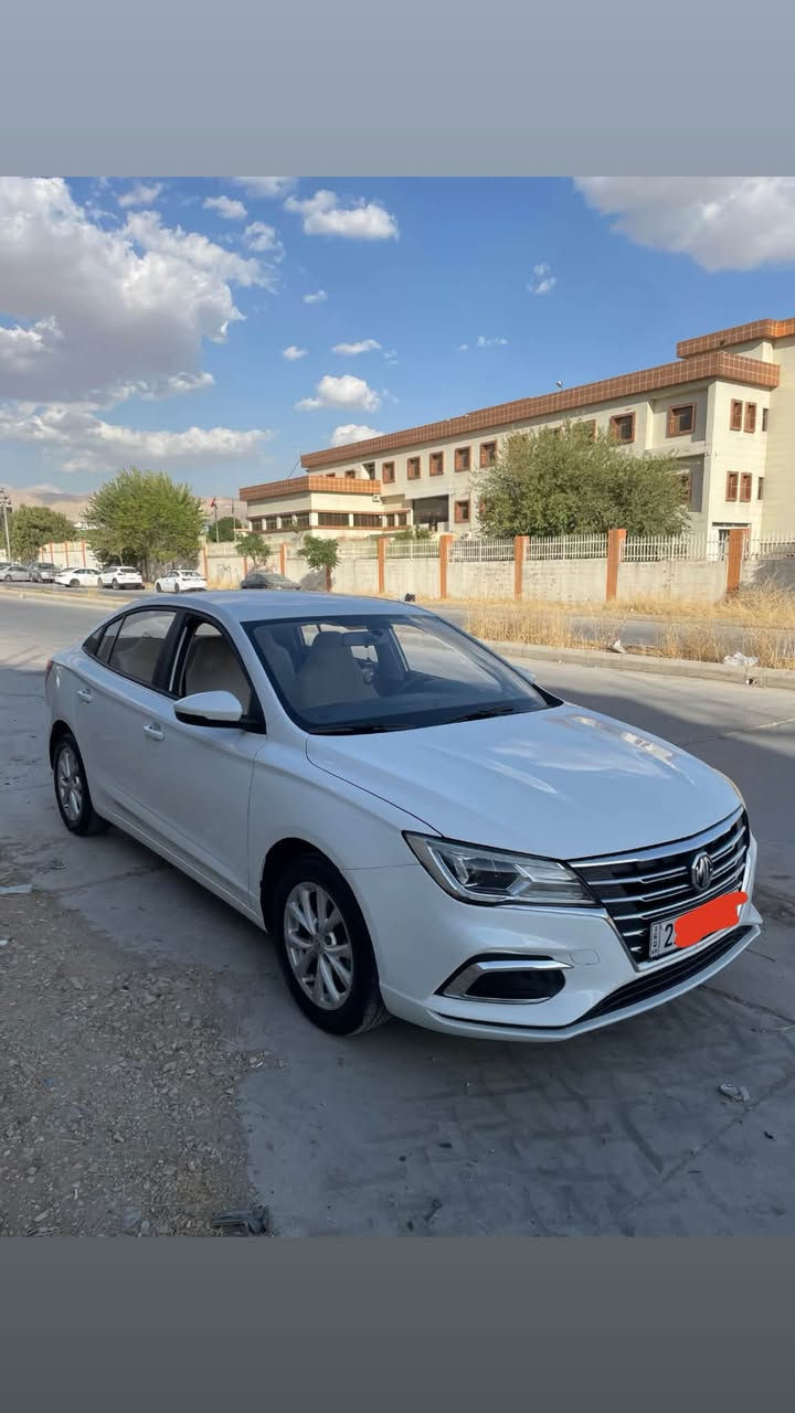 MG 5 2024
Standard plus 
20 km ڕۆشتووە
بۆیاخی نییە سارد و شوختی نییە
بەناوی خۆمەوەیە
نرخی یەک دەفتەر مەجالێکی زۆر کەم ی تێدایە
لە سلێمانیم
***********
