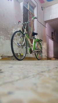 بايسكل بناتي حجم 26نضيف خير من الله حساس شغال بايسكل ربع مذب عليه للاس...