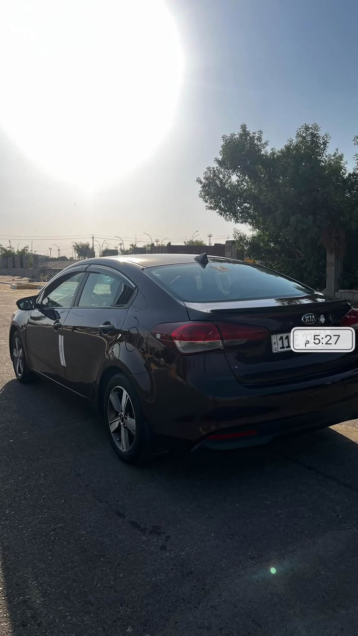 كيا فورتي موديل ١٨ وارد امريكي فقط بيها طخه بسيطة جوه رقم صندوك ولهلال مال جاملغ الخلفي فقط ذني سيارة نظيفه وما ناقصها شي بأسمي تحويل مباشر السعر بـ11الف مكان السيارة الفلوجة 
للتواصل على الرقم ***********
