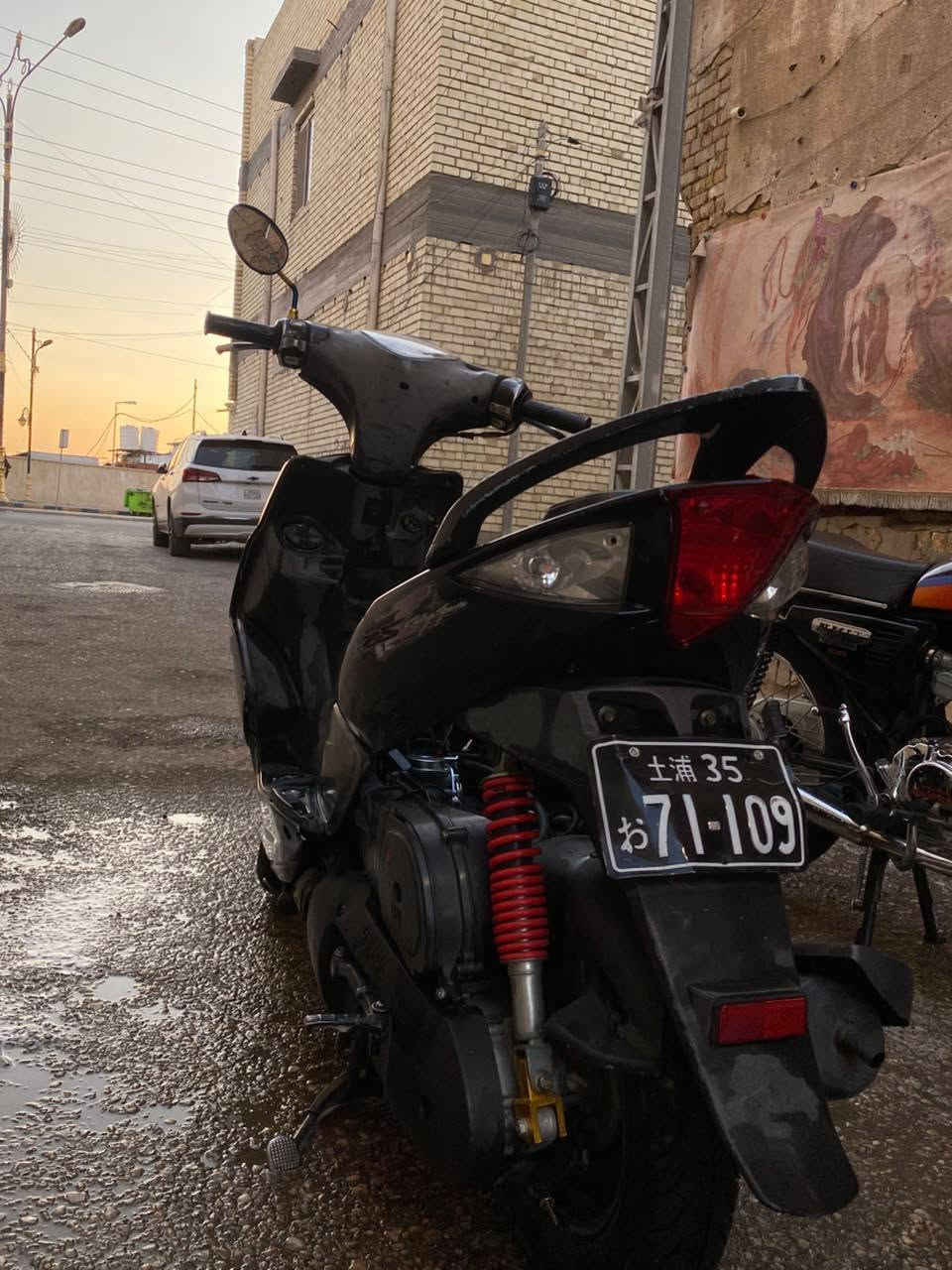 لسلام عليكم شباب ماكس لبيع الدراجه مفتوحه فقط الدراجه أوراق نضيفه ما صاره اهوي من طلعت من الوكيل السعر 450 وبيه مجال وهاذه راقمي ***********

