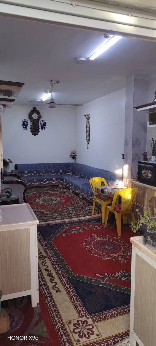 دار للبيع في مجمع الزهراء السكني 150م
واجهيا 10 النزال 15
 يتكون من ثلاث غرف نوم 
وصاله واستقبال ومطبخ
*********** ابو محمد @

نص مكتوب في الصور:
- HONOR X9c