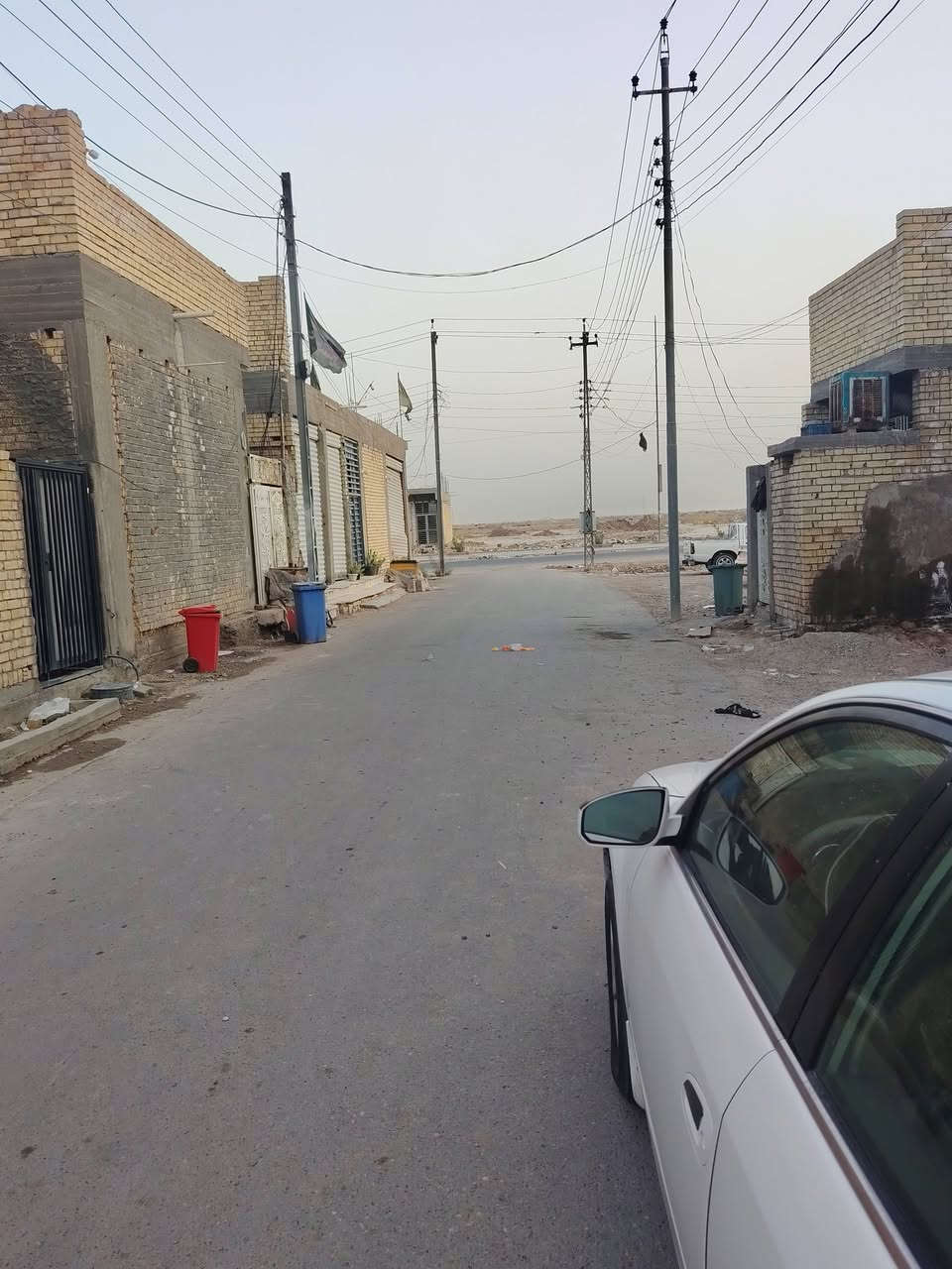 السلام عليكم
( للبيع) 
بيت مساحه(100م) بناء 2020
قاط واحد
منطقه (27) قرب شارع الحشد بضهر السايدين مال عذراء
يحتوي ستقبال +صاله ومطبخ 
غرفه نوم درج مرمر +محجر ألمنيوم
سطح شتايكر 
بوب +شبابيك تفصال
البيت متعوب علي نقص بس واجهته
مطلوب قرض 5مليون اني اسدد تريد انته اسدد
الاتصال (***********) 
واتساب(***********)
