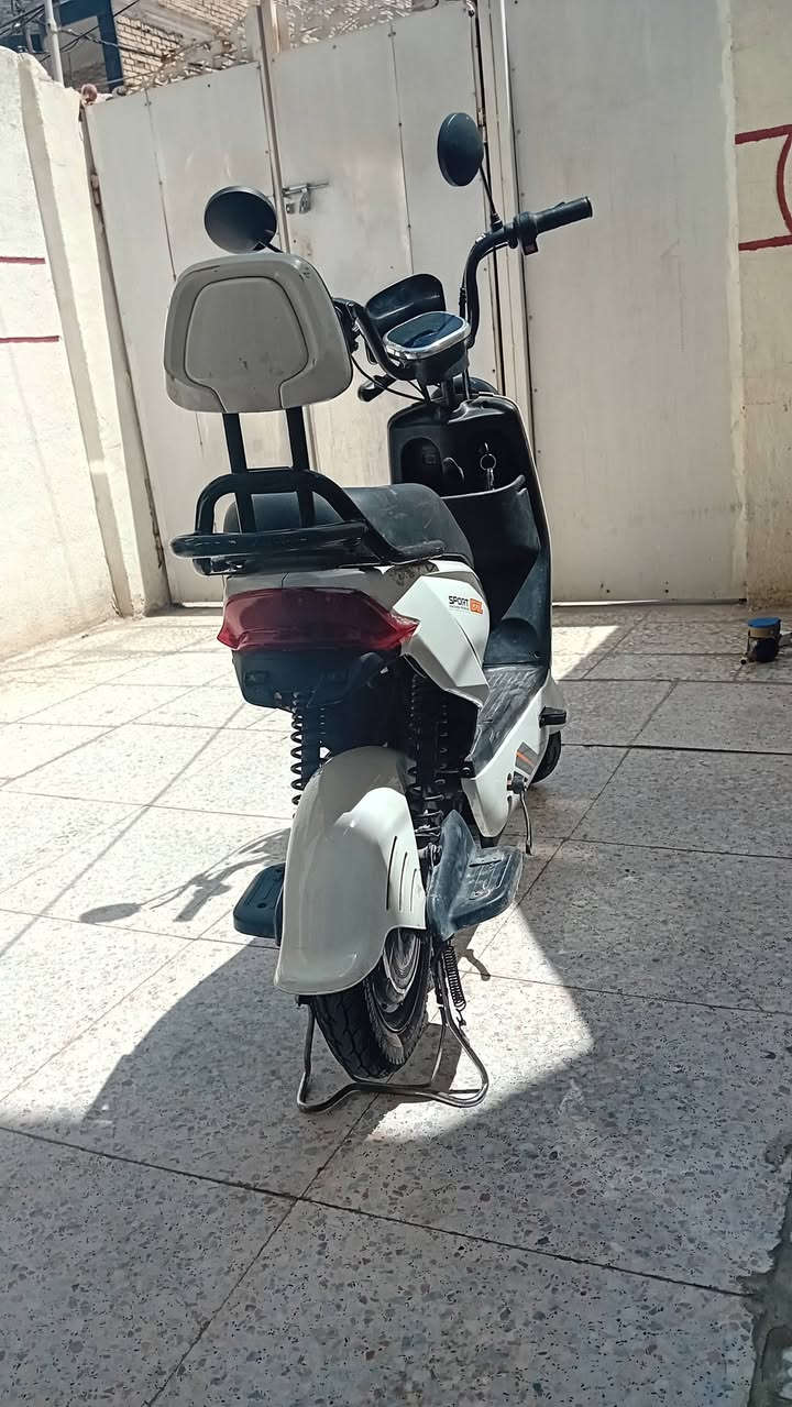 سلام عليكم دراجة حجم ١٤ امانت الله جديدة ب ٢٠٠ وبيهة مجال المكان بغداد البلديات***********
